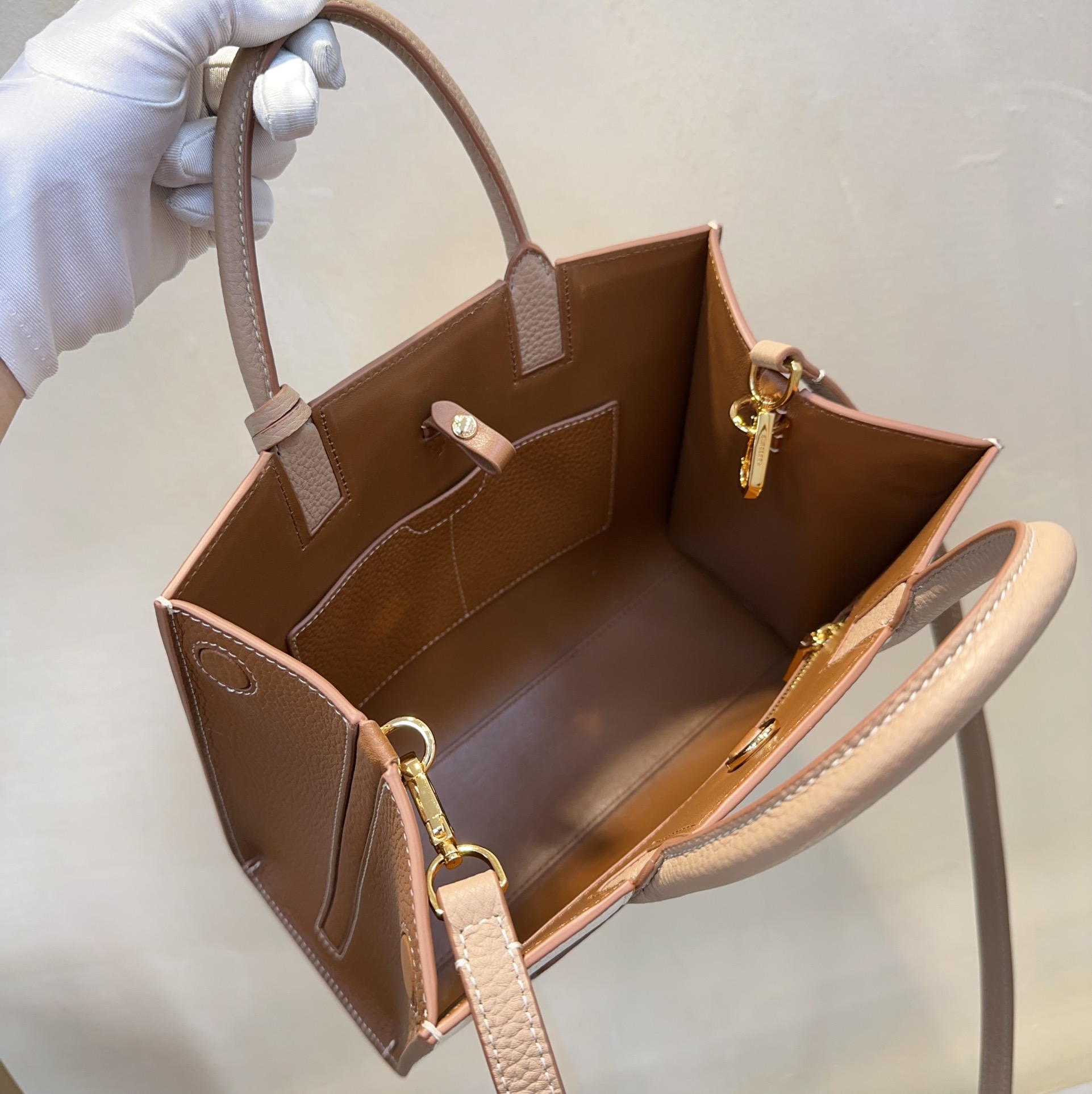 Burberry 044173 (4) 27x 11× 20cm