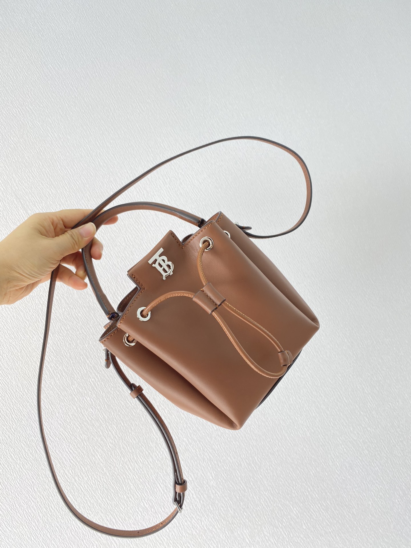 Burberry 541160 (2) 16 x 15 x 17.5cm