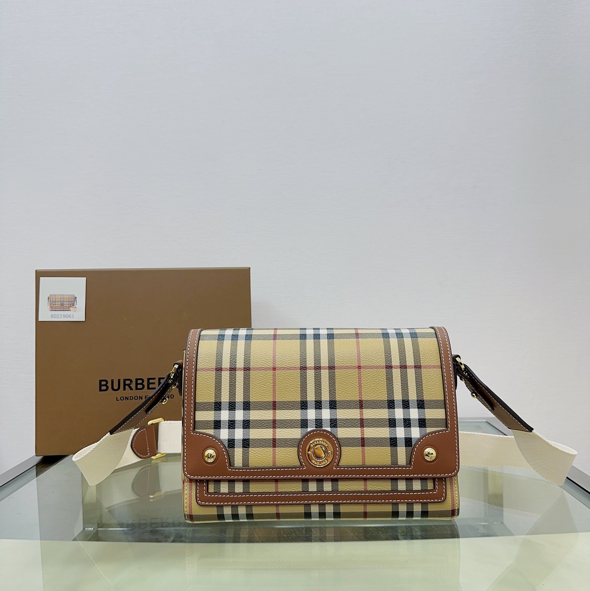 Burberry Note 906163 25 x 8.5 x 18cm