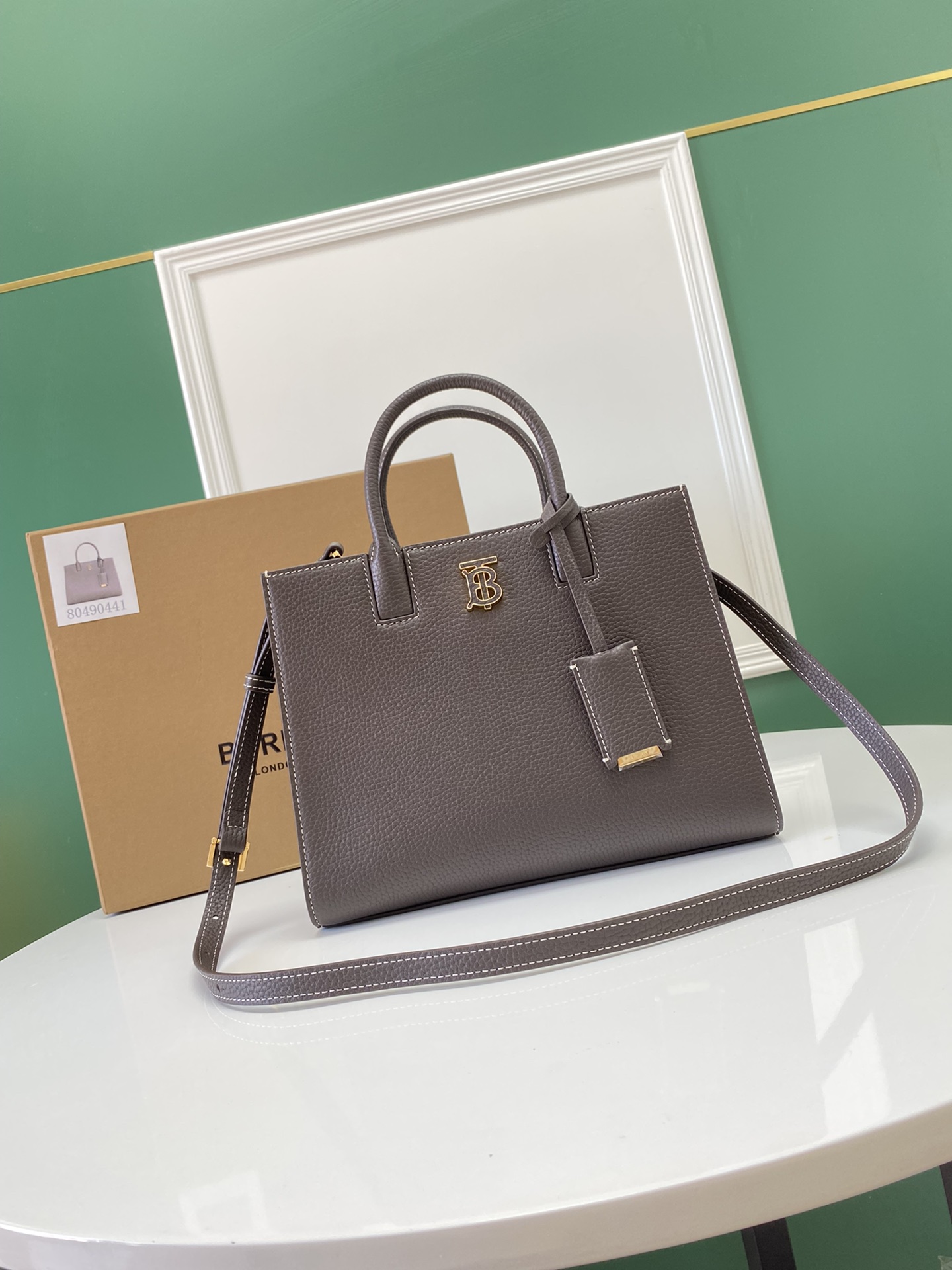 Burberry 044173 (2) 27x 11× 20cm