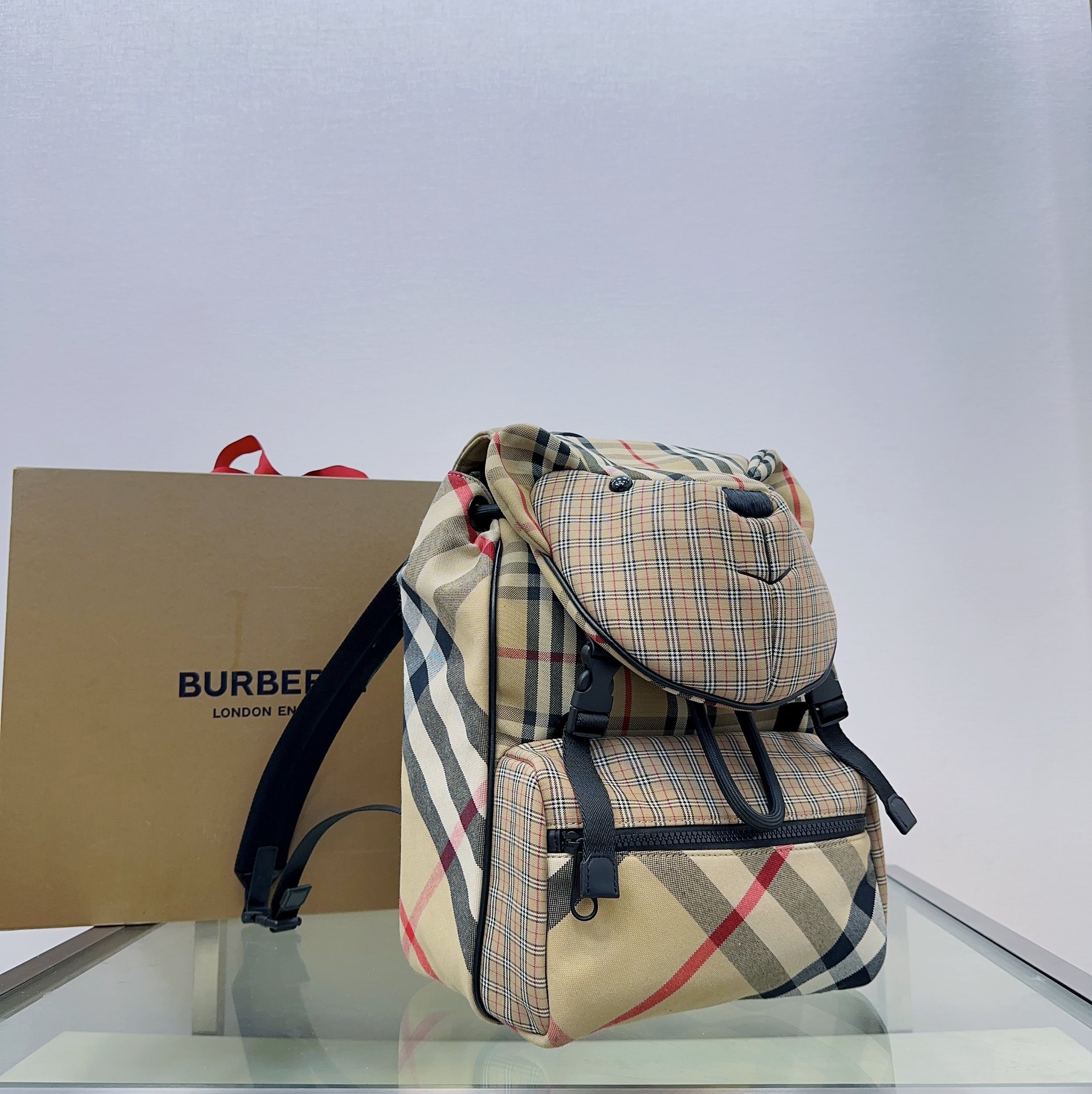Burberry24 (4) 26x35x11cm