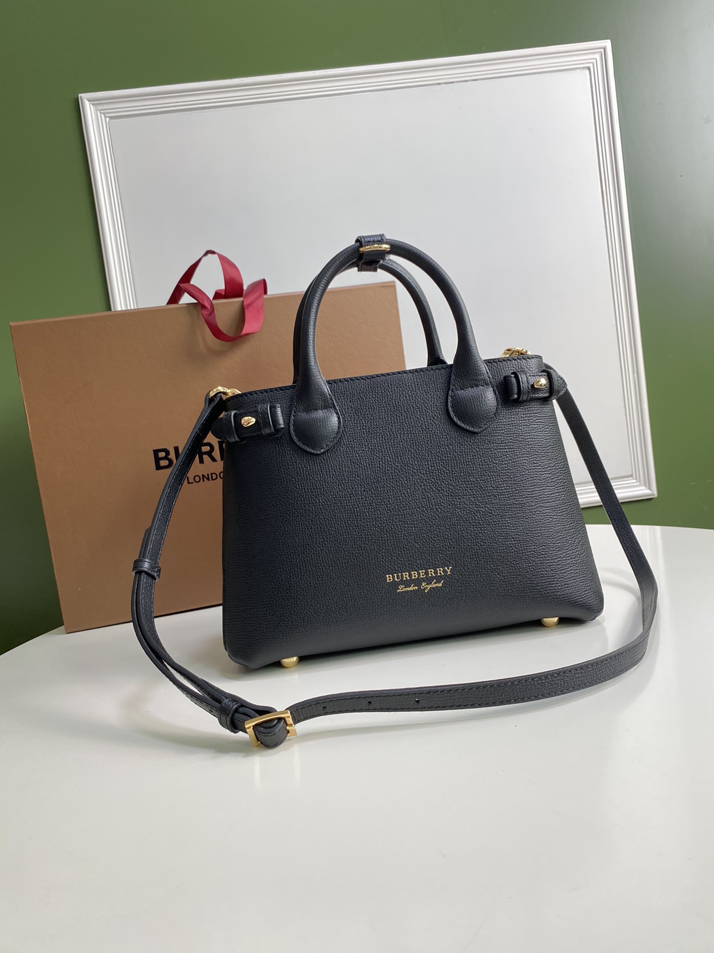 Burberry The Banner 713163 (5) 26cm