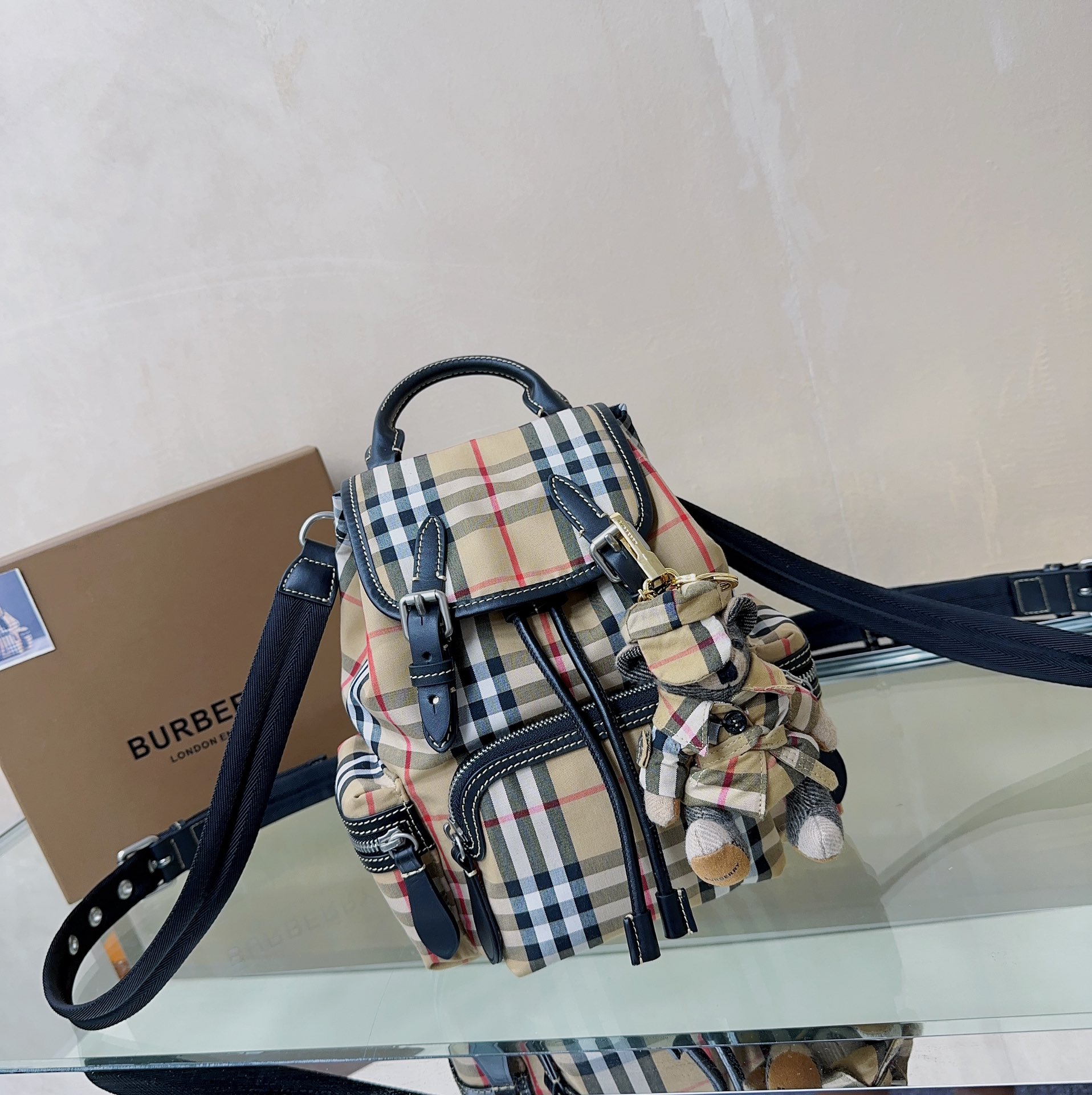 Burberry (24) Rucksack 16x26x16cm