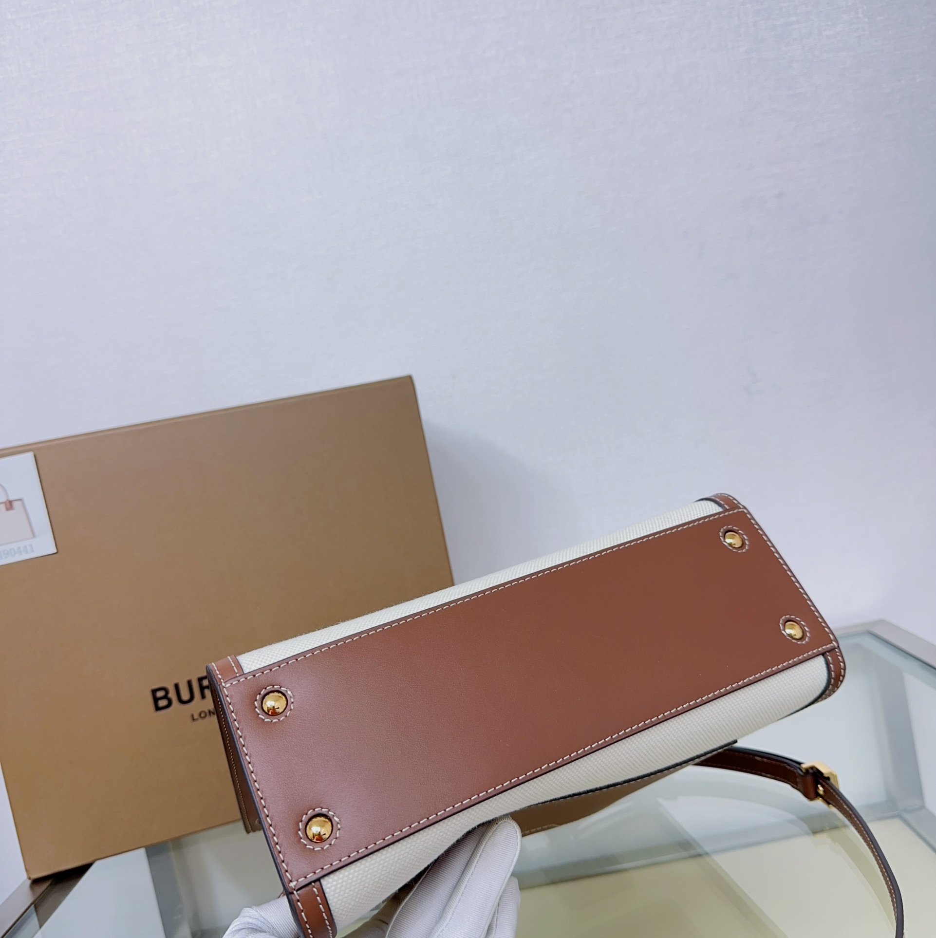 Burberry 044173 27x 11× 20cm