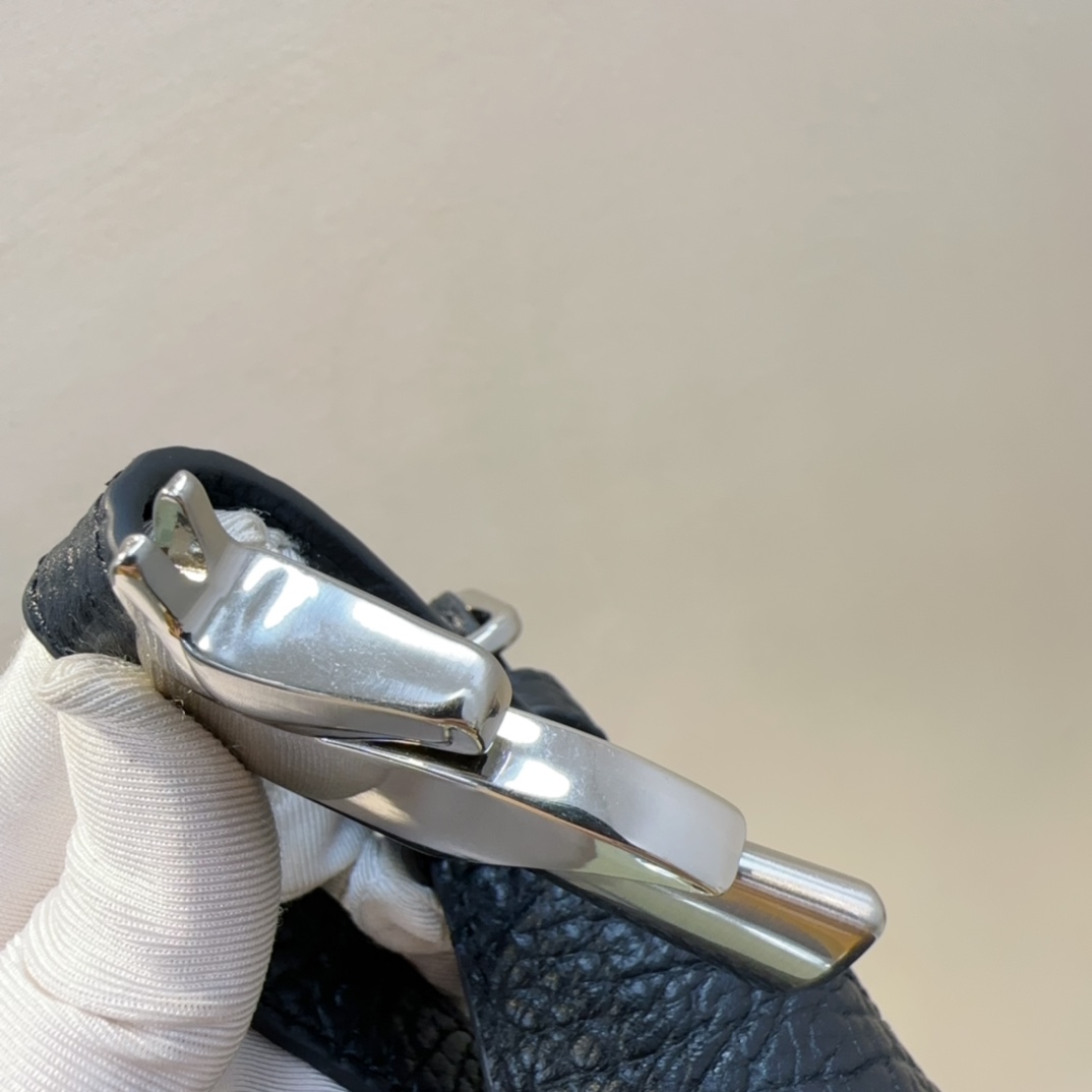 Burberry Chess 510167 (2) 23 x 4.5 x 19cm