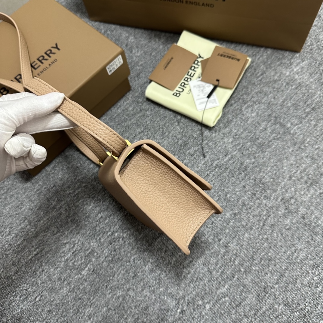 Burberry 914163 20 x 5.5 x 12.5cm