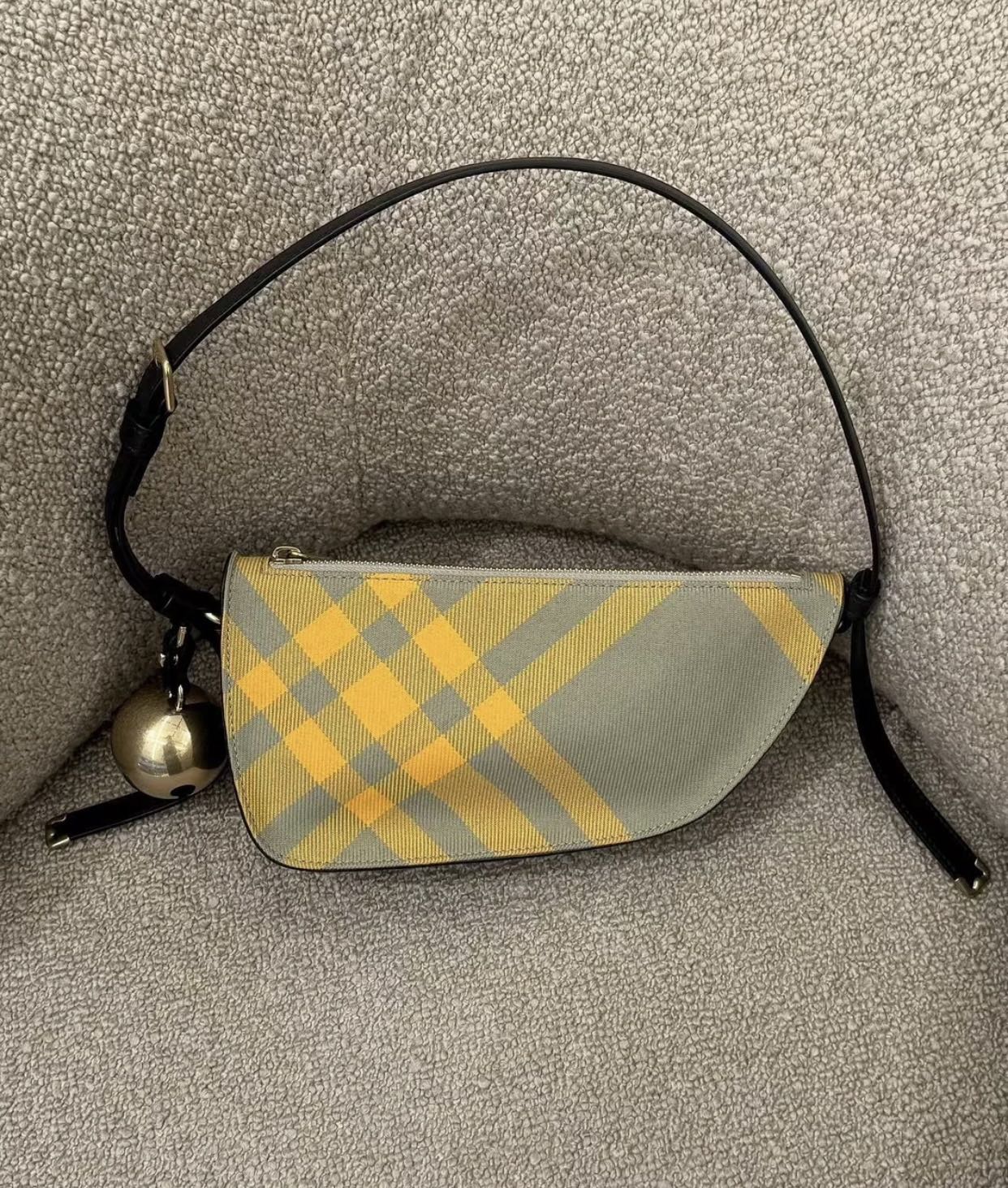 Burberry24 Shield
