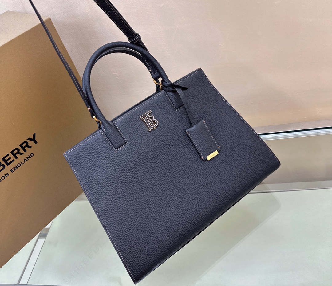 Burberry 9761 (3) 32.5 x 12 × 24cm
