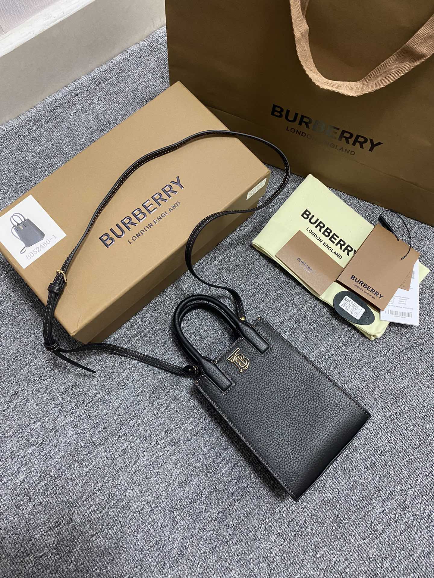 Burberry Frances 460-1460153 13 x 7.5 x 18cm