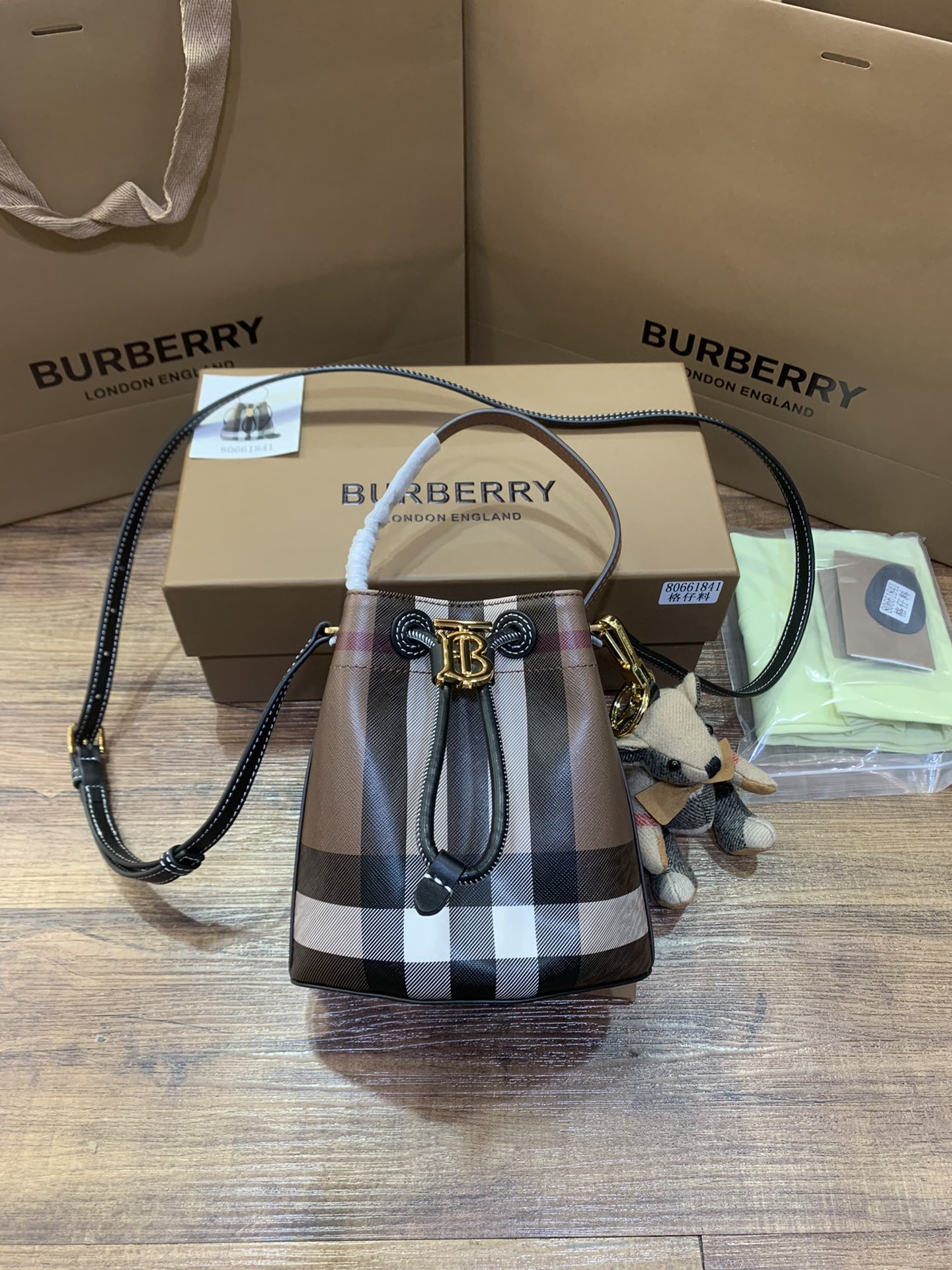 Burberry (10)