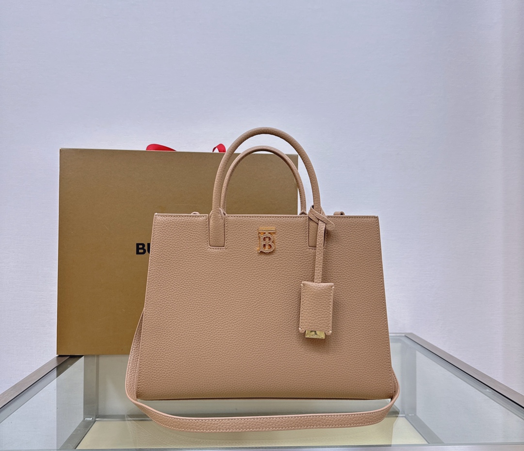 Burberry 9761 32.5 x 12 × 24cm
