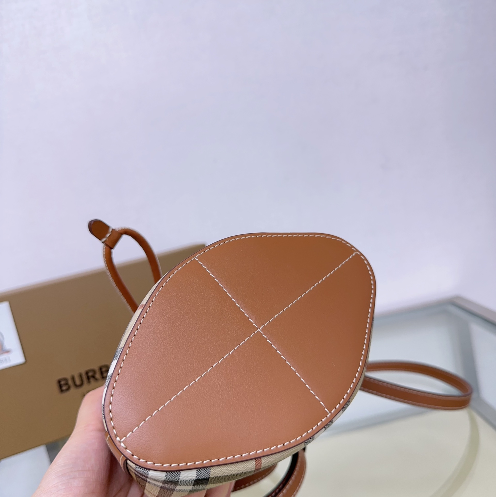 Burberry 184160 (3) 16.5x 11 x 18.5cm