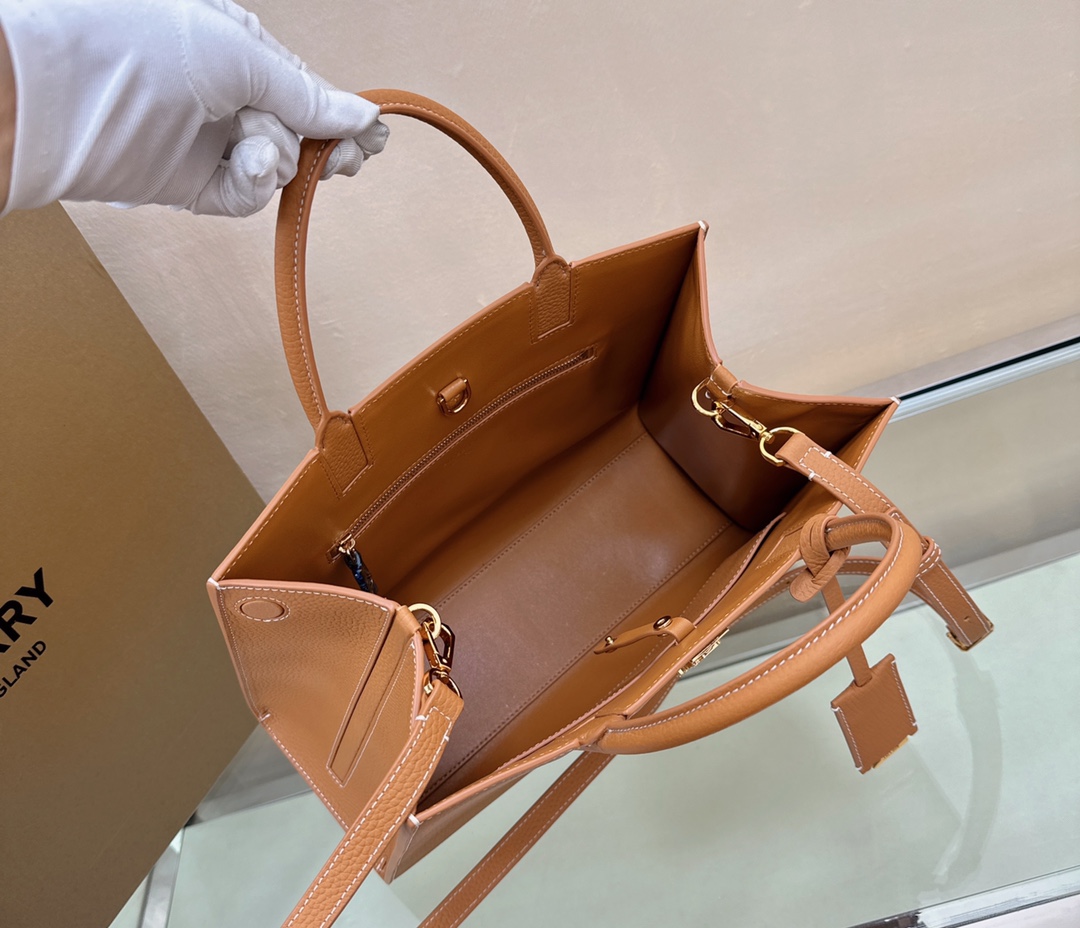 Burberry 9761 (2) 32.5 x 12 × 24cm