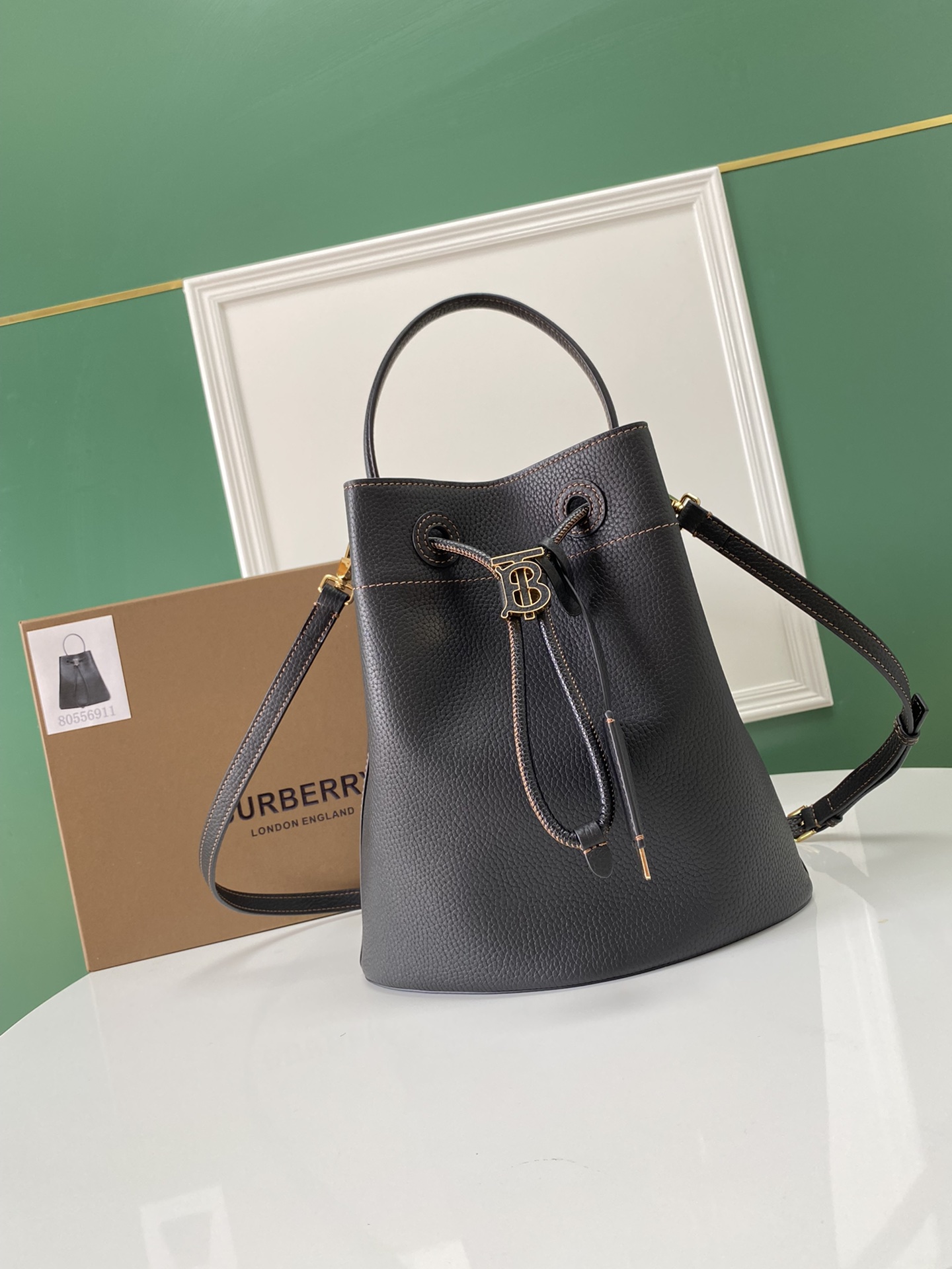 Burberry 691173 16 x 26 x 26cm