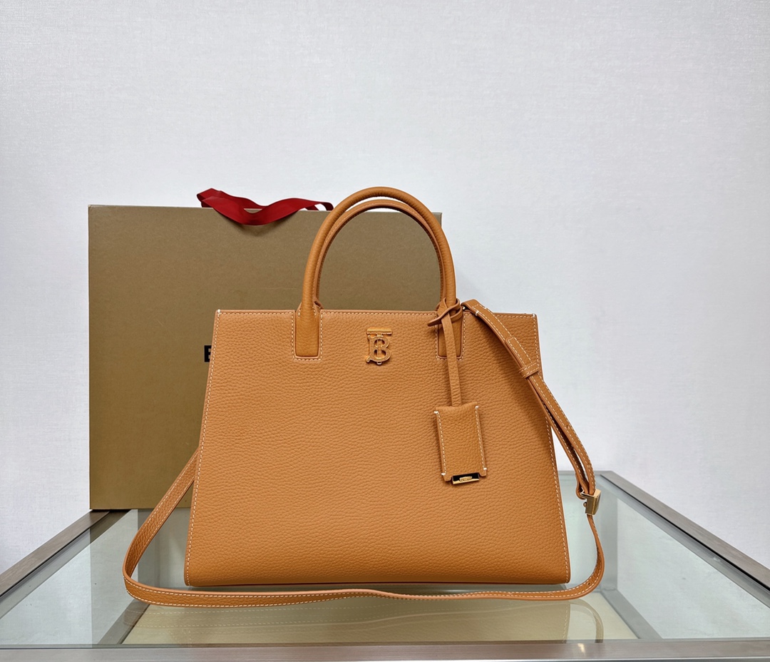Burberry 9761 (2) 32.5 x 12 × 24cm