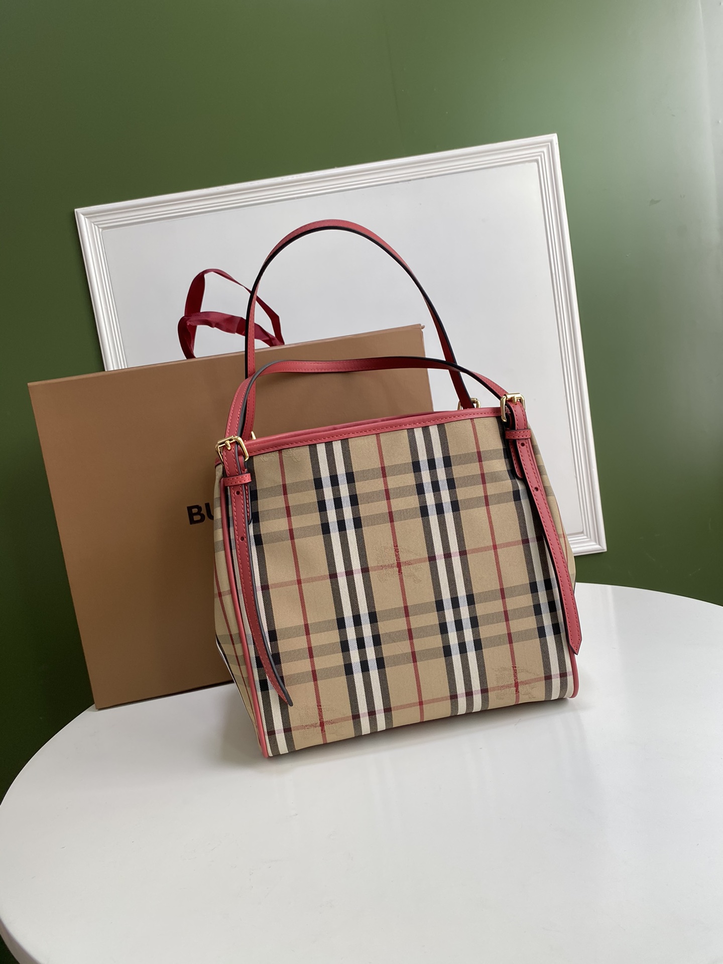 Burberry 881243 28x26