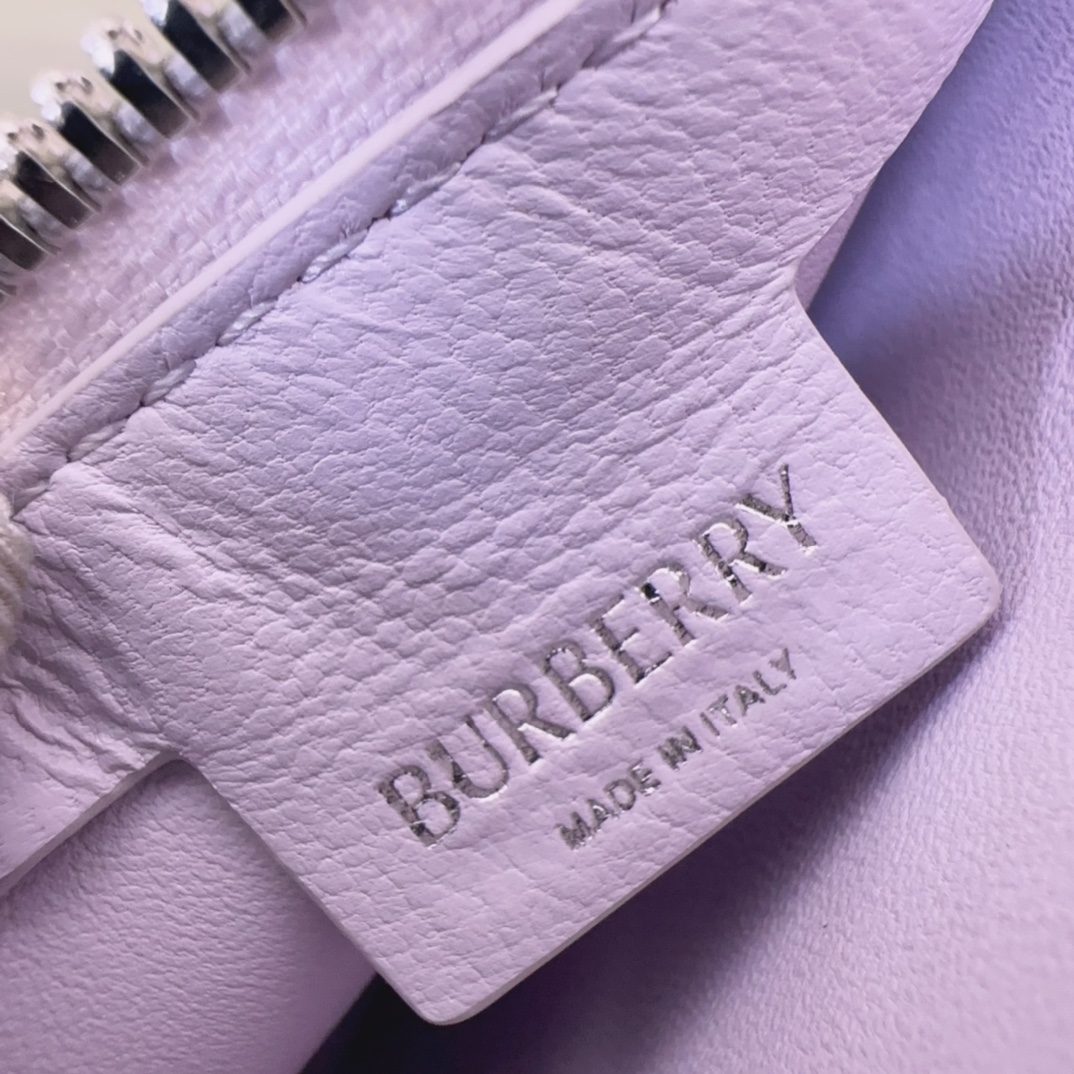 Burberry 580160 (2)  26 x 5.5× 13.5cm