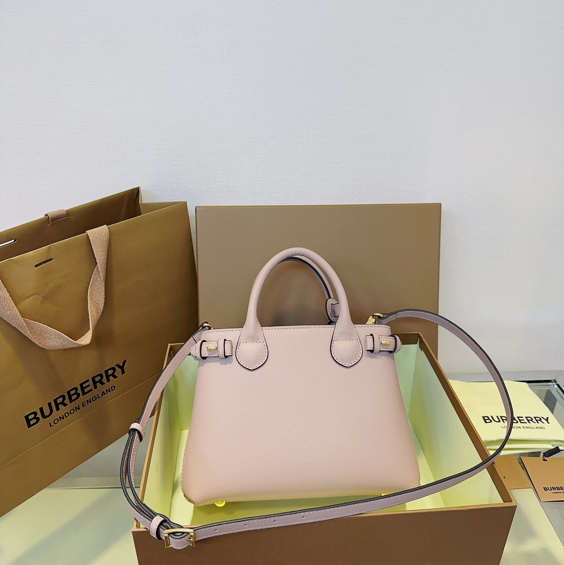 Burberry The Banner 713163 (3) 26cm