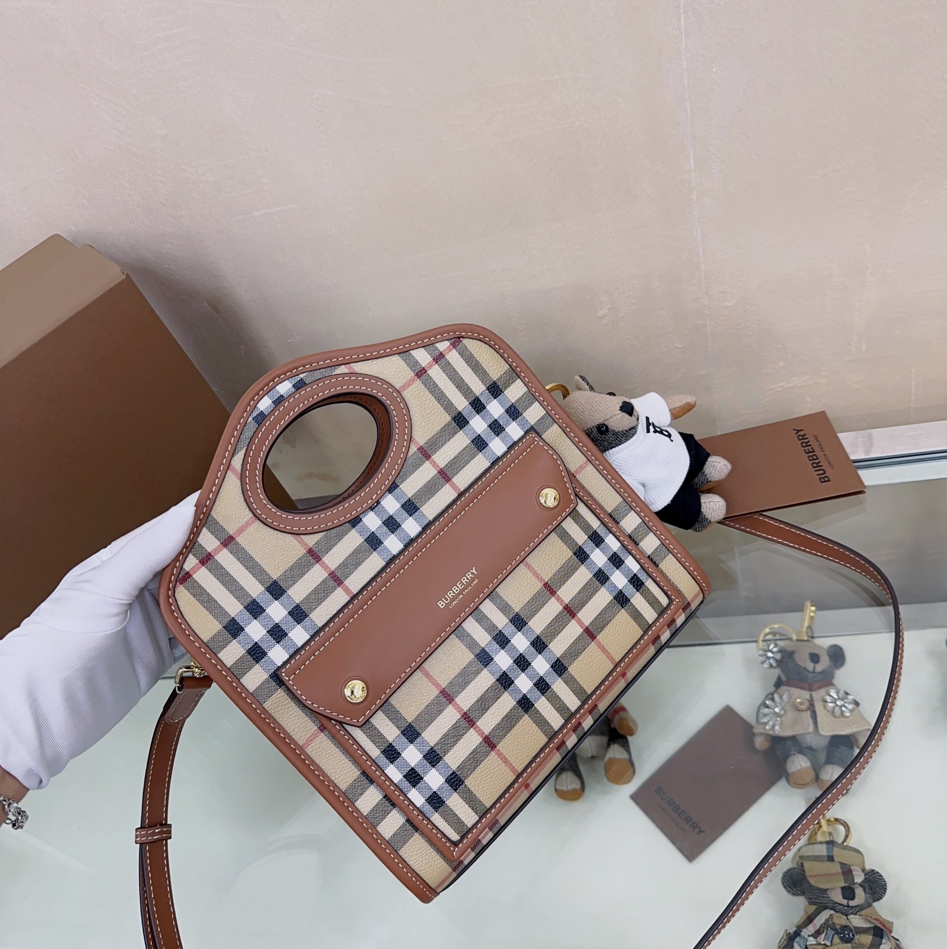 Burberry 477660 23×6× 26.5cm