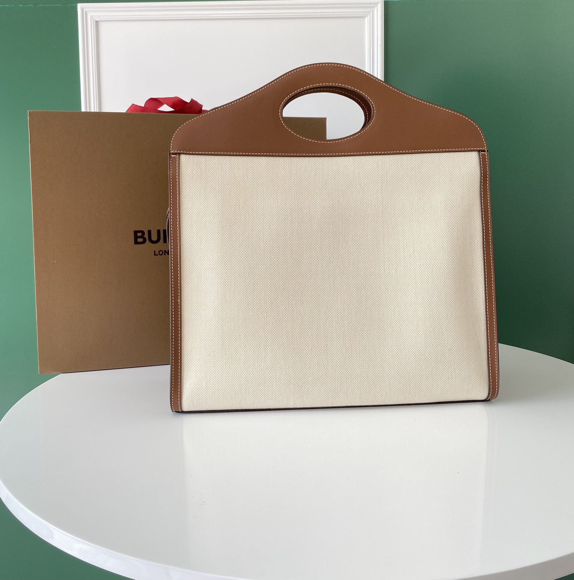 Burberry pocket bag 4777 (2)