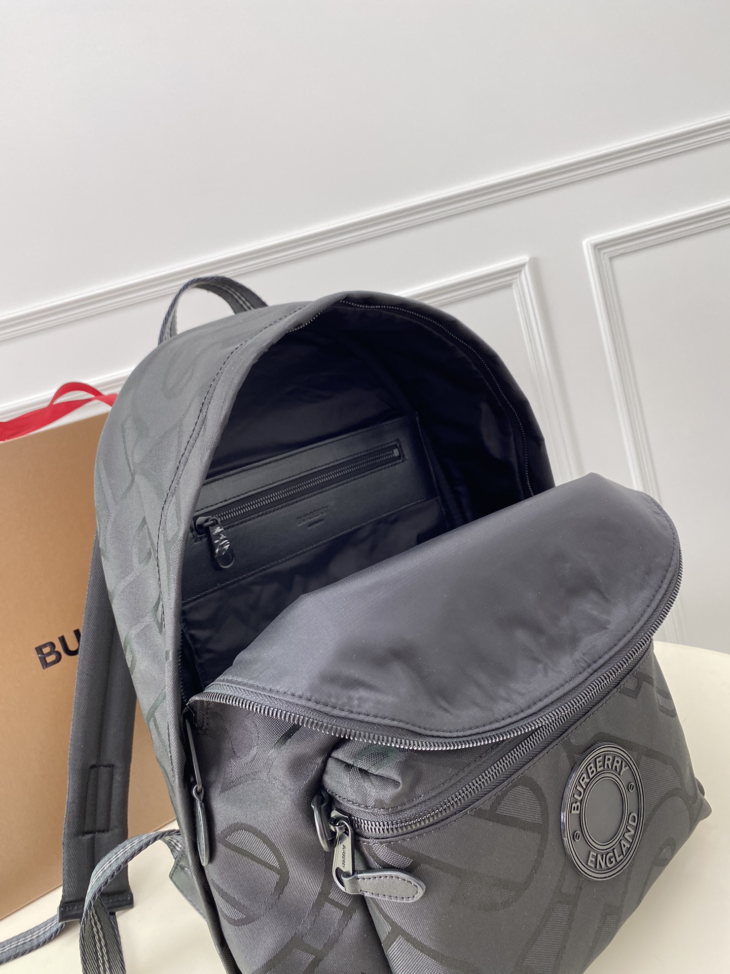 Burberry 109560 30.5 x 14.5 x 42.5cm