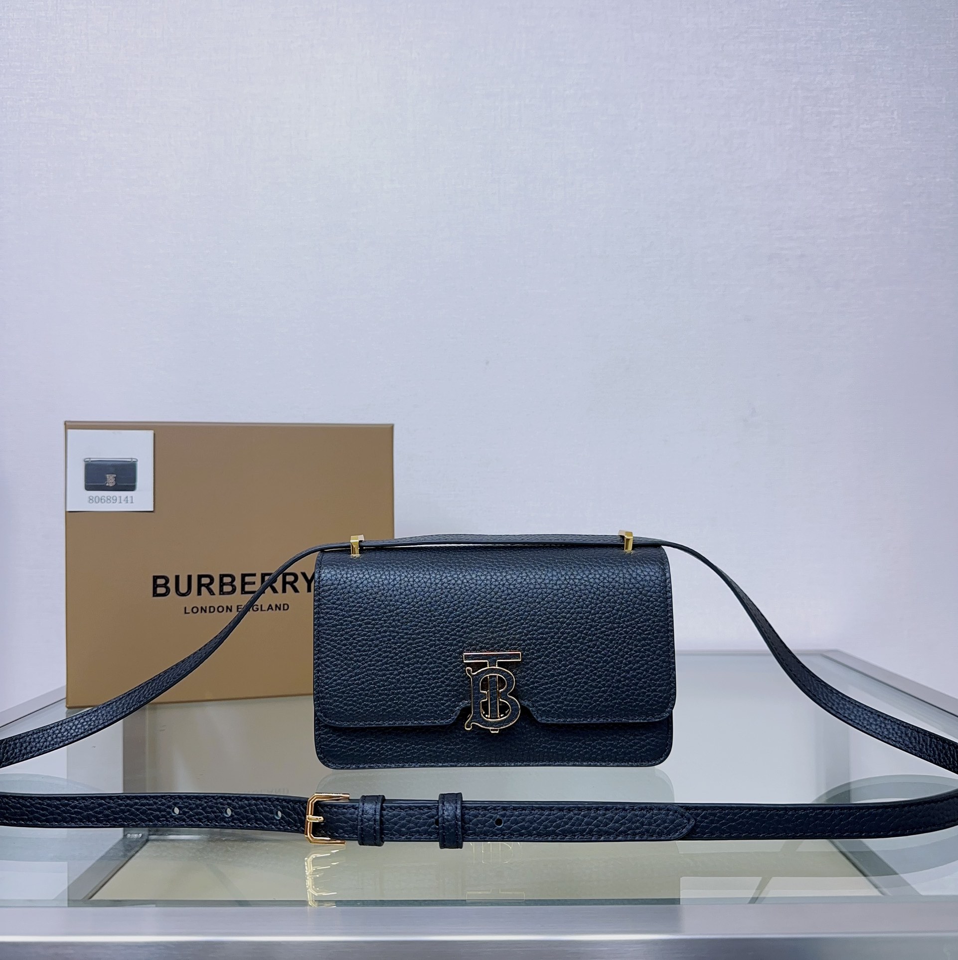 Burberry 914163 (4) 20 x 5.5 x 12.5cm
