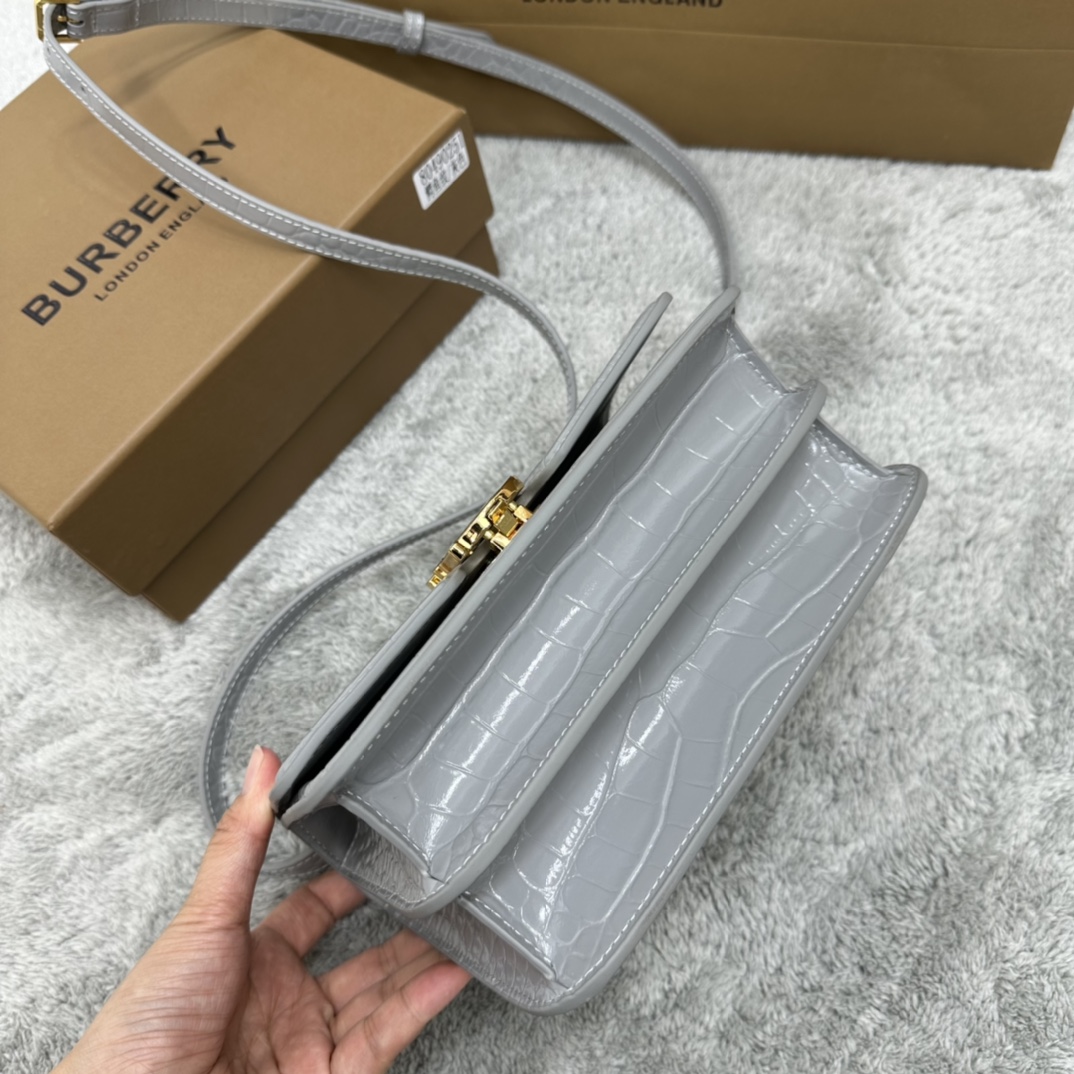 Burberry 025168 21 x 6 x 16cm
