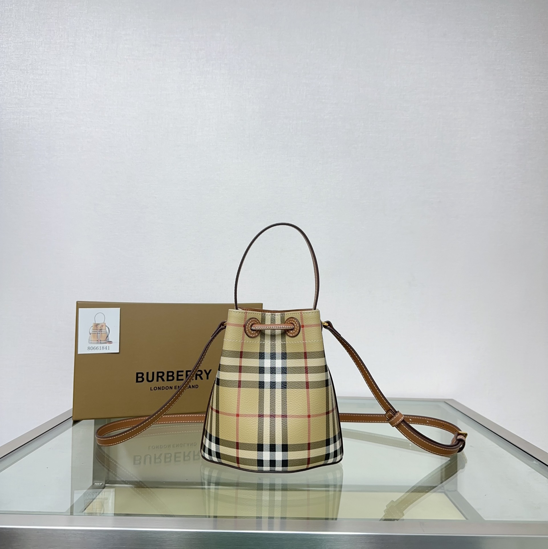 Burberry 184160 (3) 16.5x 11 x 18.5cm