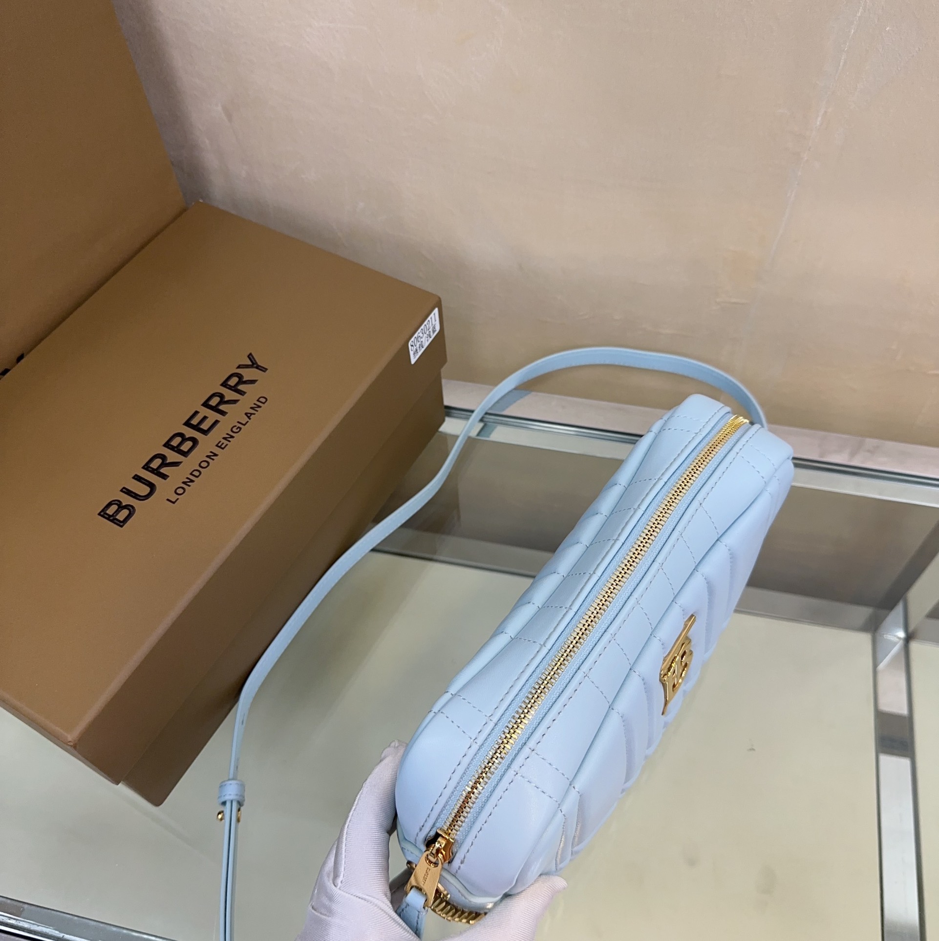 Burberry Lola 021163 (3) 24 x 6× 15cm