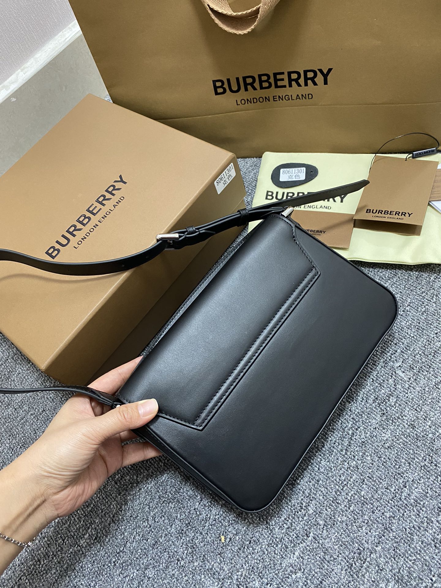 Burberry 130160 24 x 5.5 x 17.5cm