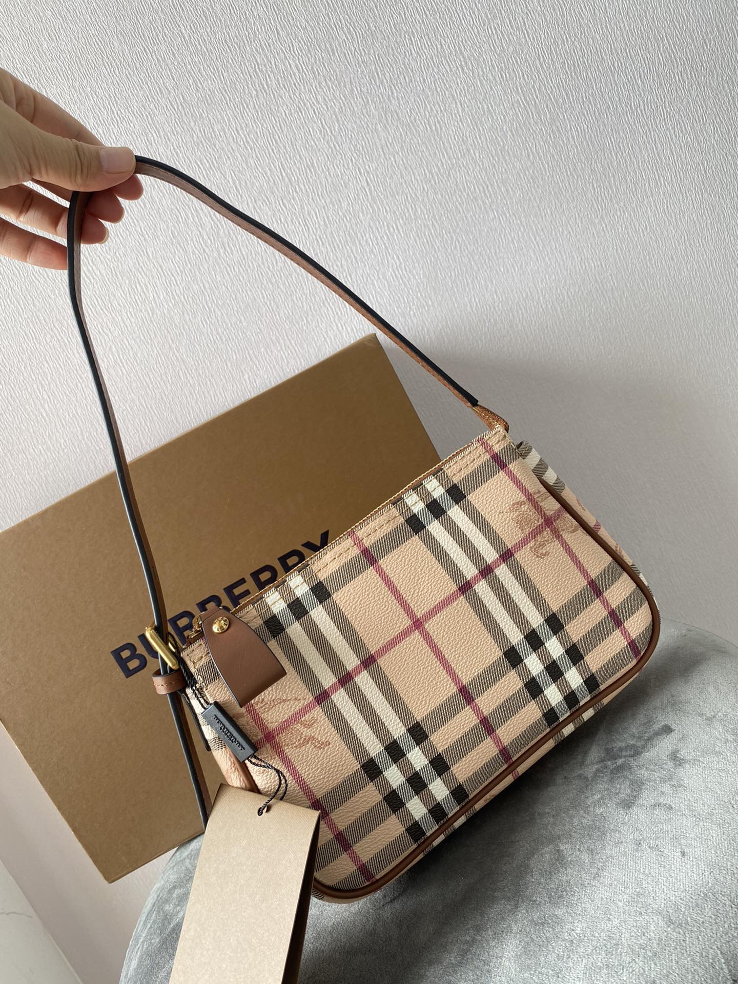 Burberry 881928 21x5x14cm