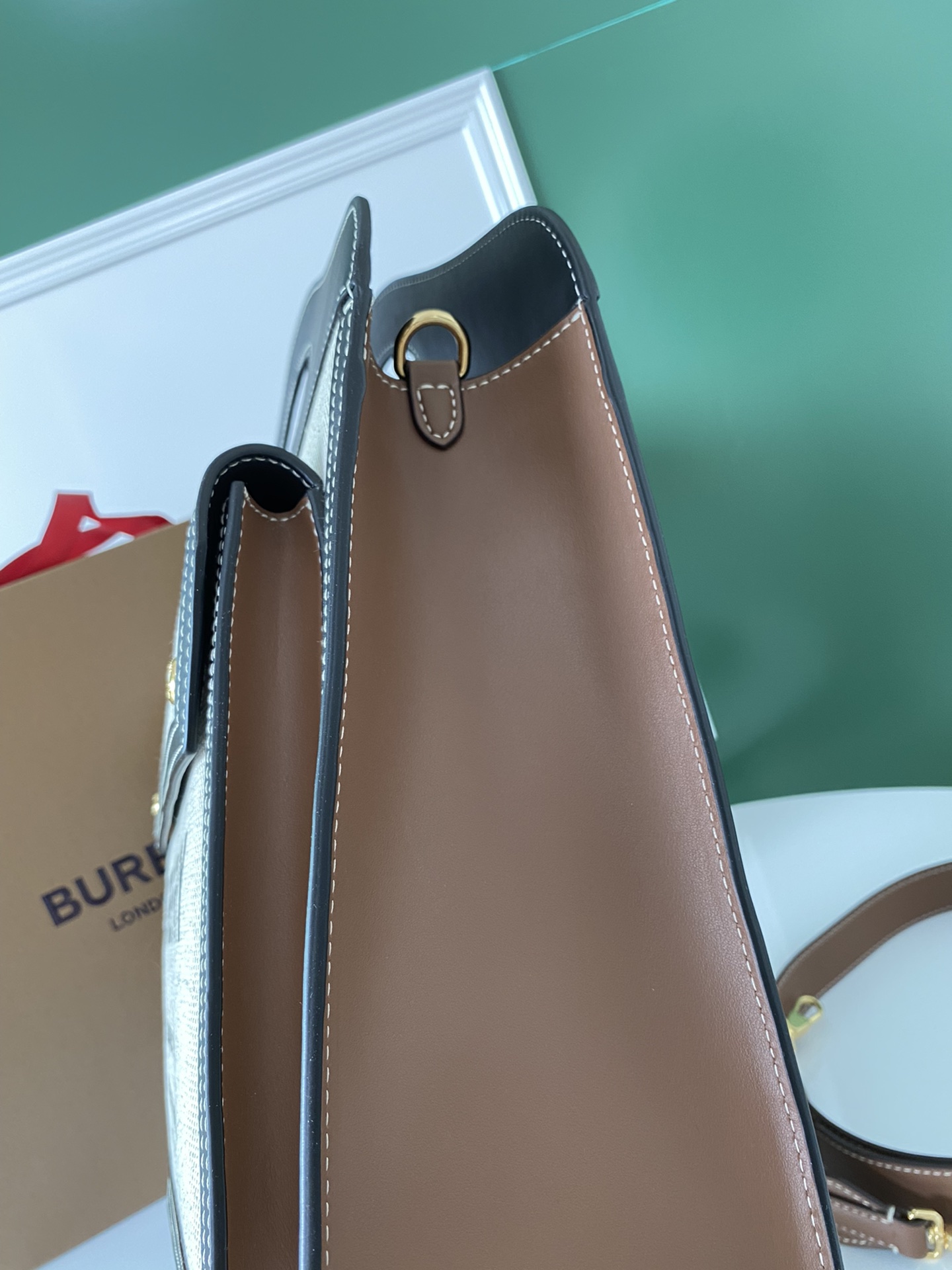 Burberry pocket bag 4777