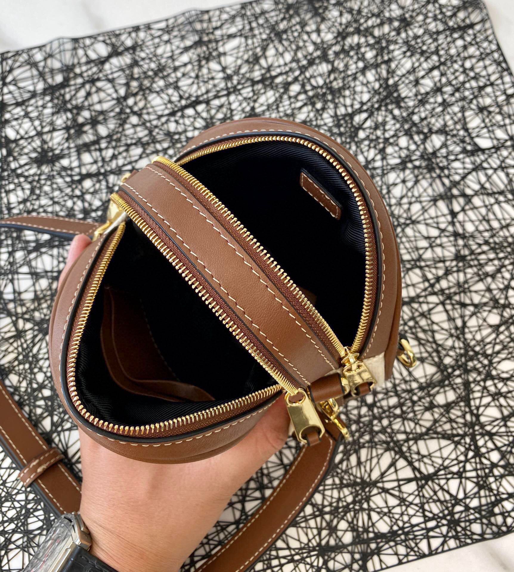 Burberry Louise 293150 17 x 7 x 17cm