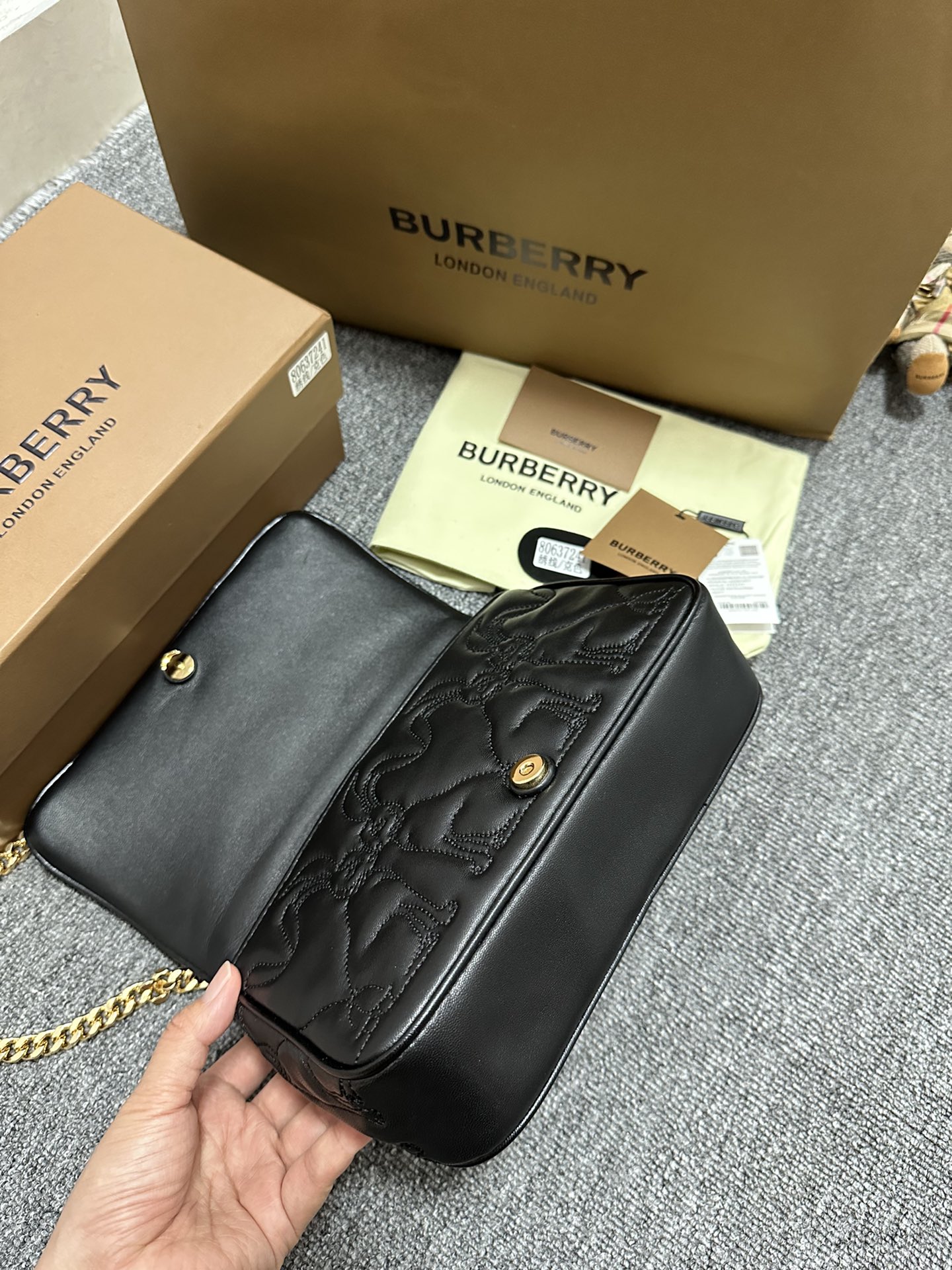 Burberry Lola 724168 23 x 6 x 13cm