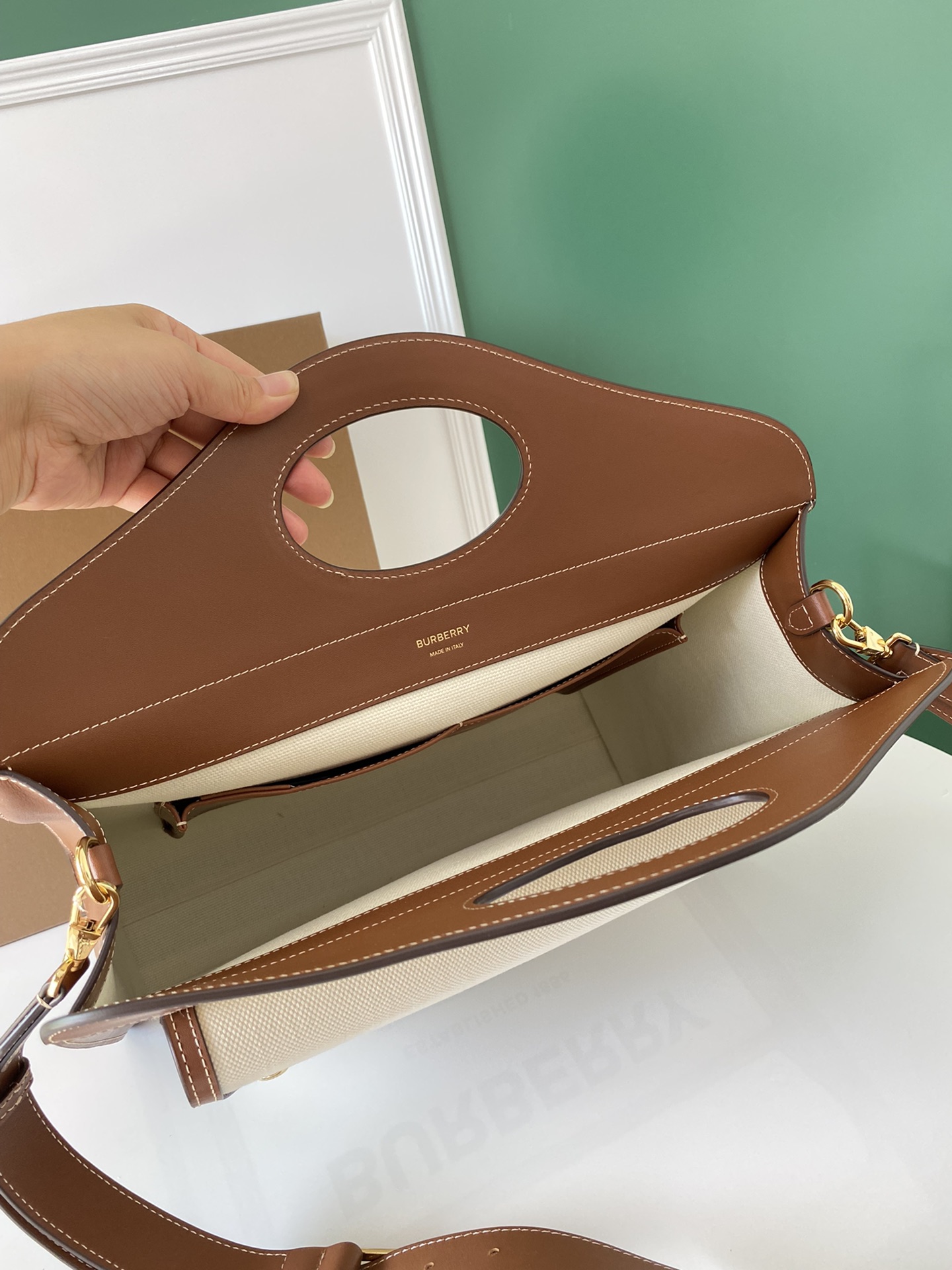 Burberry pocket bag 4777 (2)