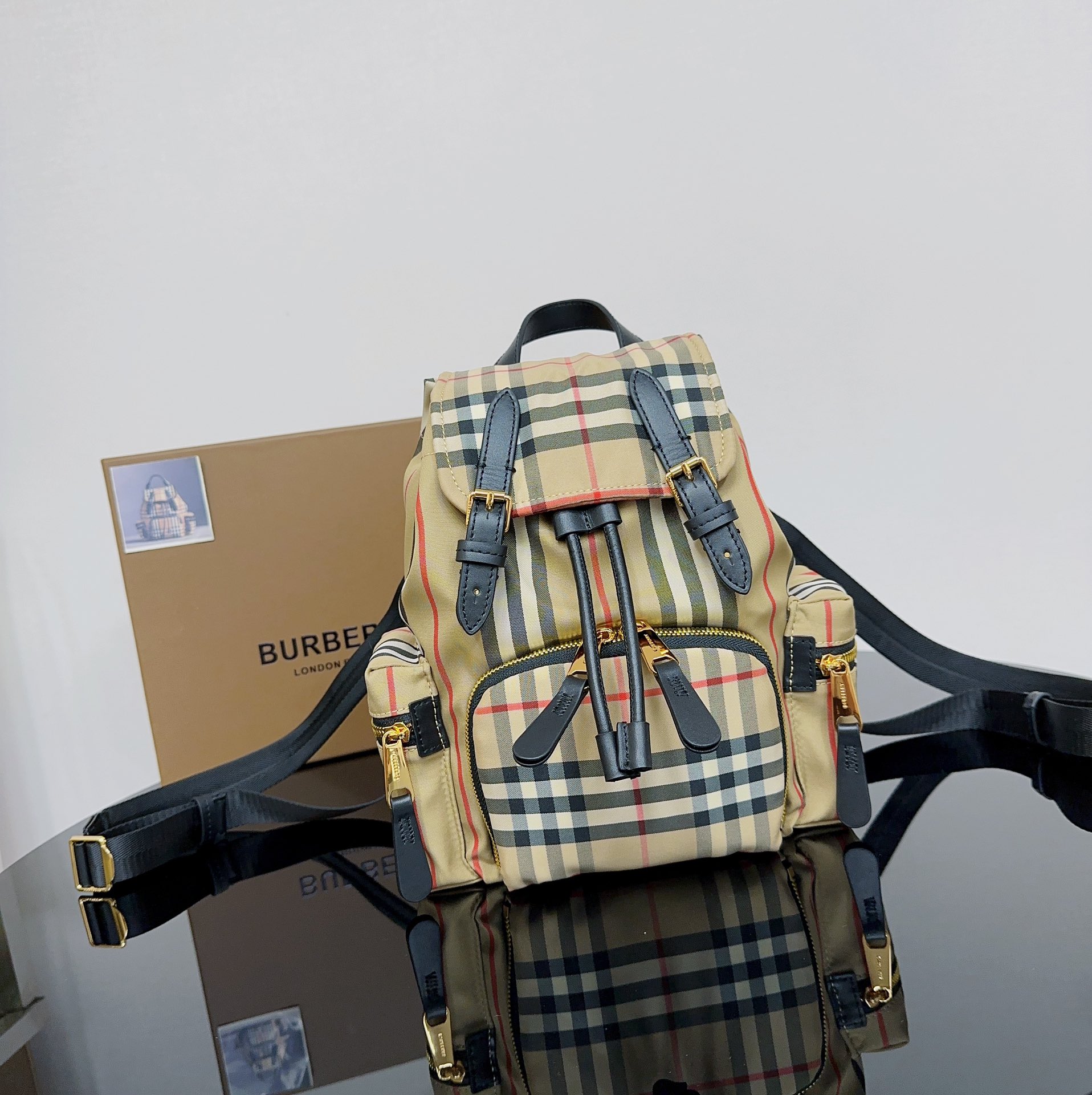 Burberry (23) Rucksack 16x26x16cm