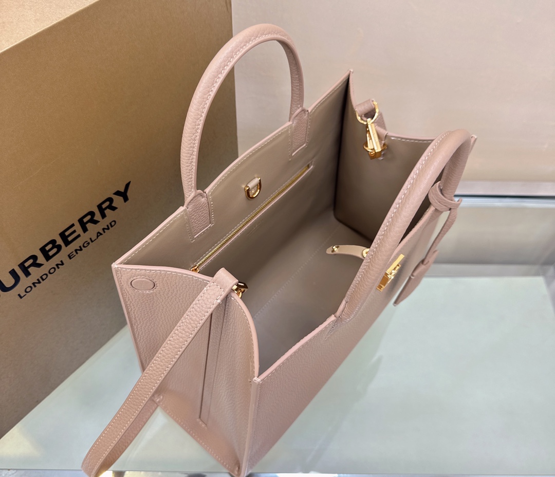 Burberry 9761 32.5 x 12 × 24cm
