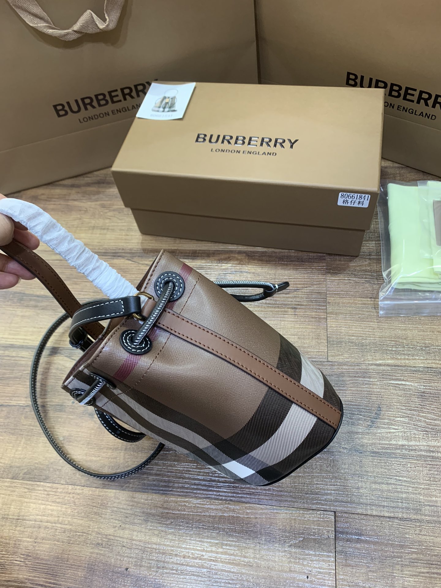Burberry (10)