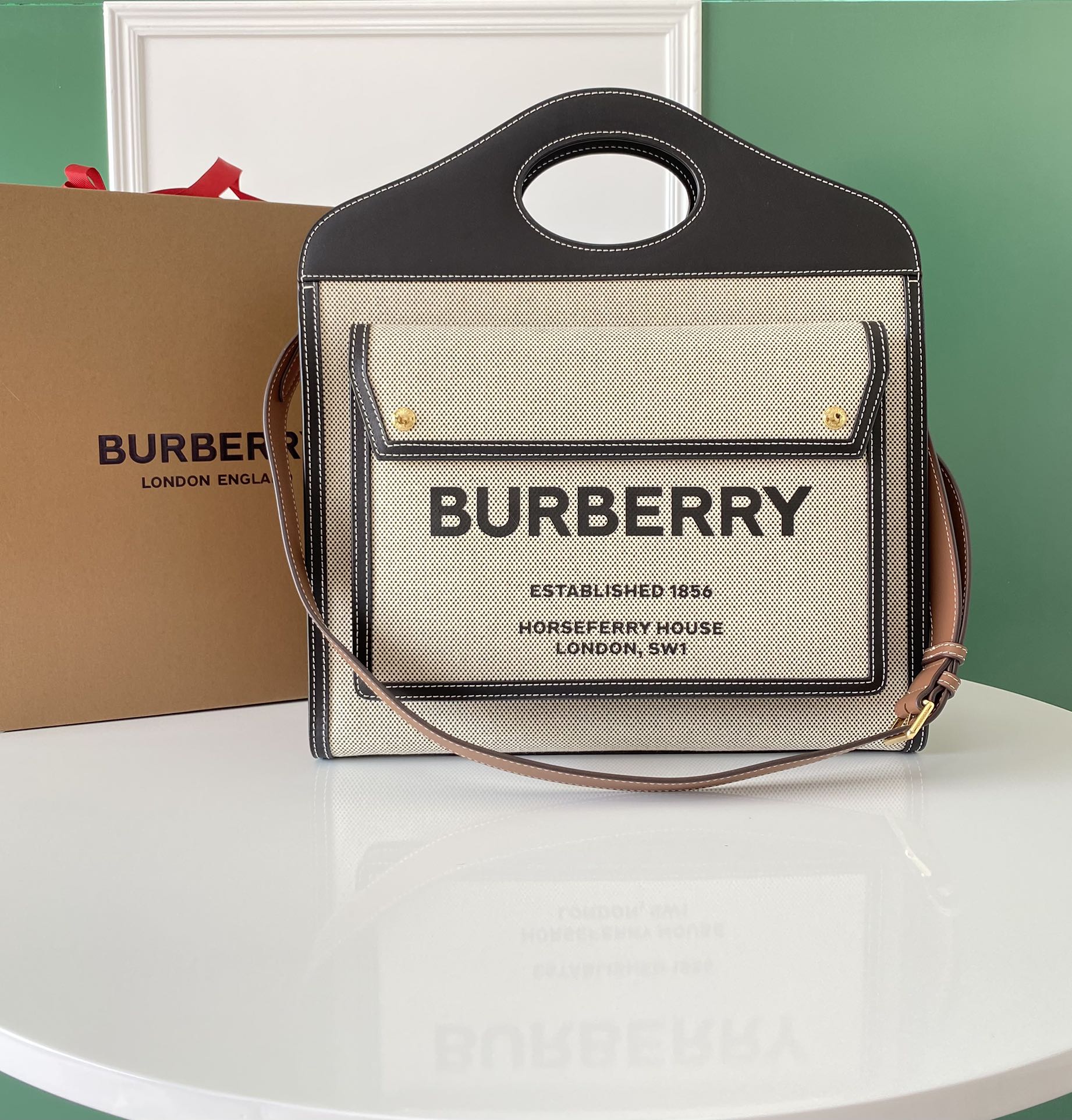 Burberry pocket bag 4777