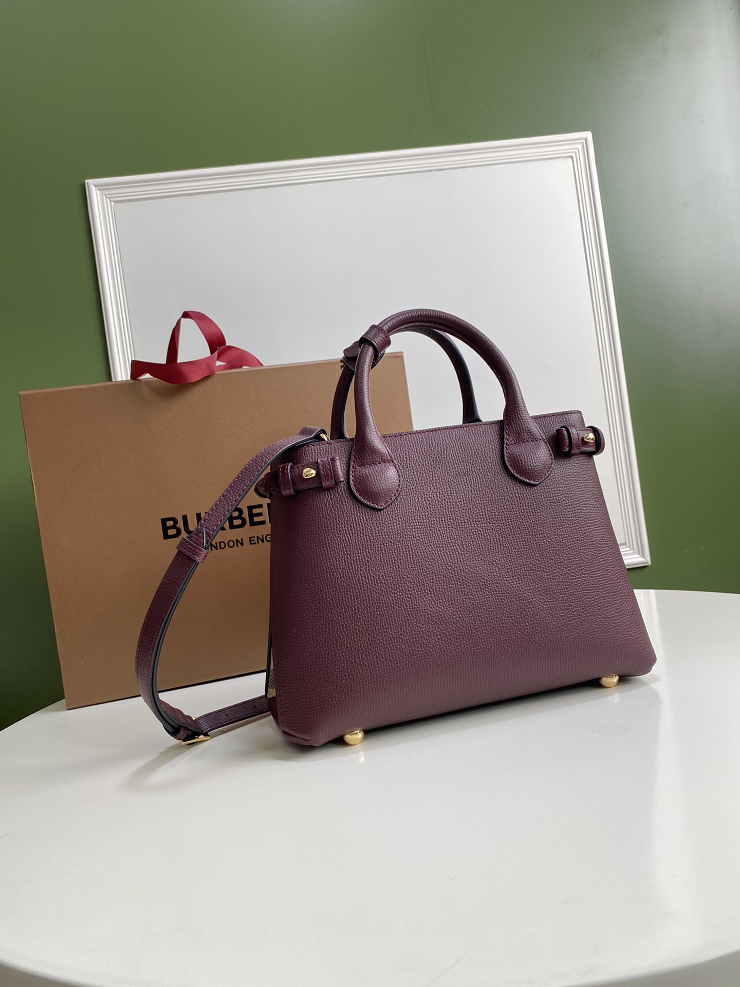 Burberry The Banner 713163 (4) 26cm