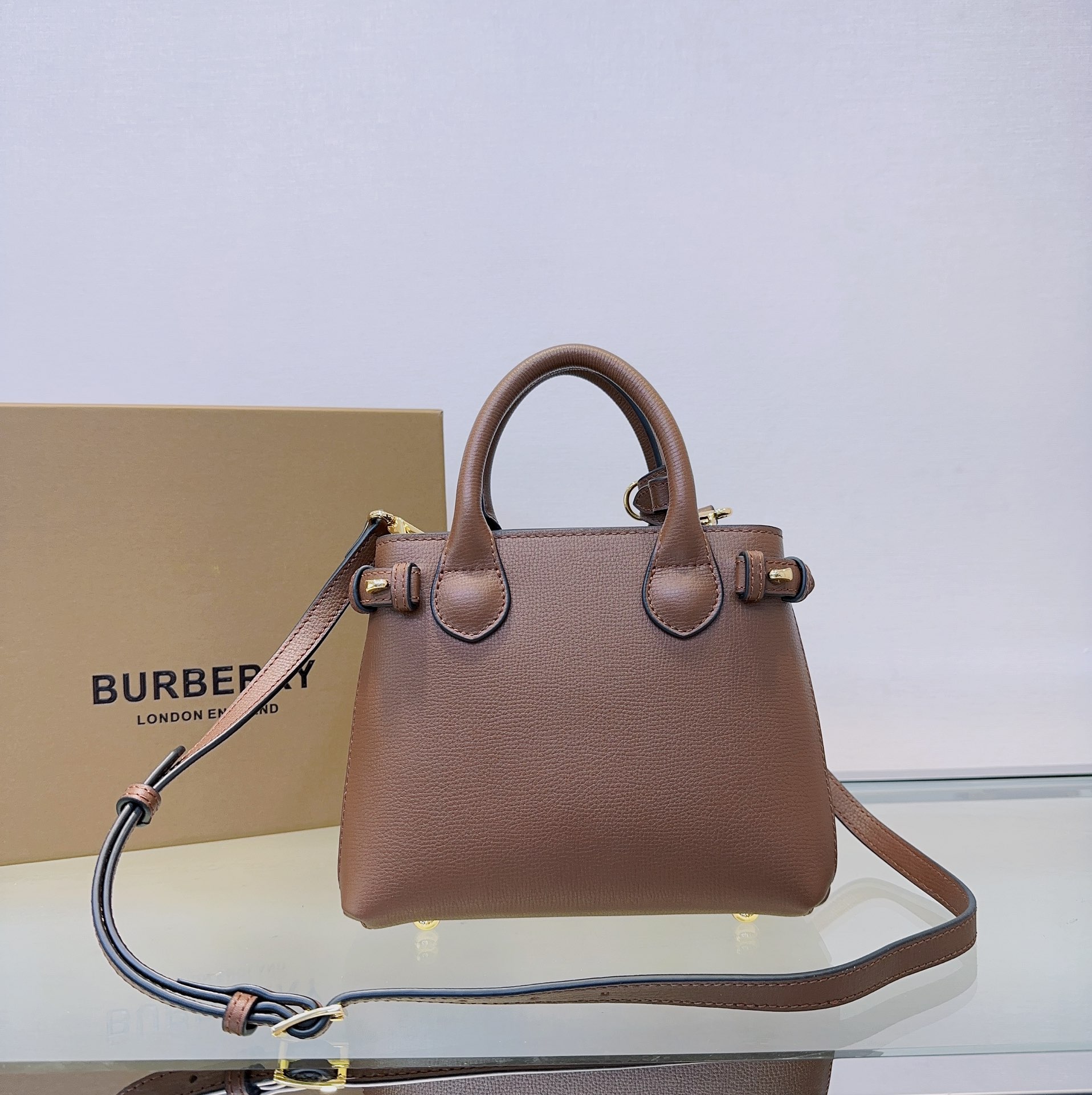 Burberry The Banner 7121 22 x 12 x 17cm