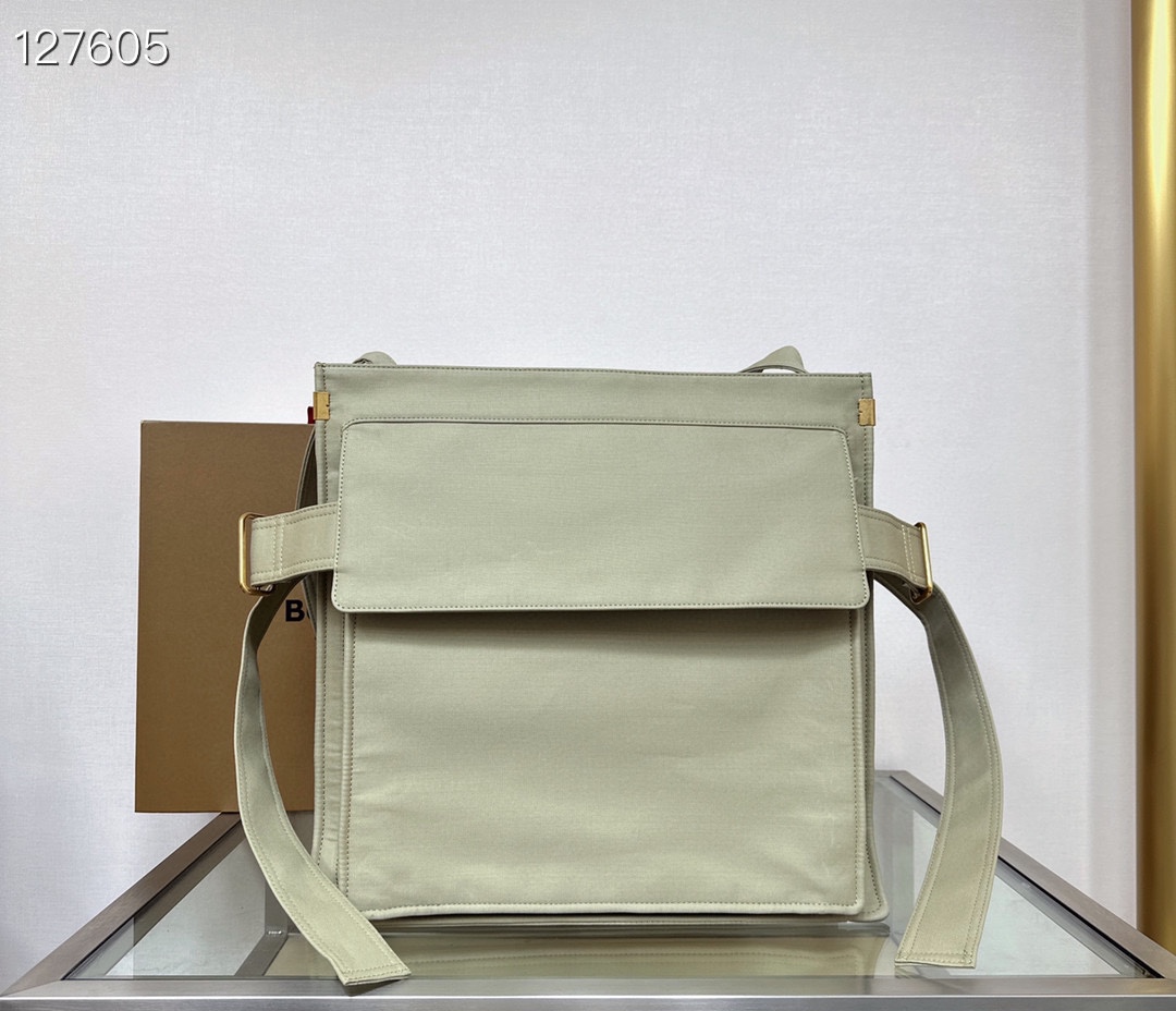 Burberry 127605 40 x 14 x 40cm