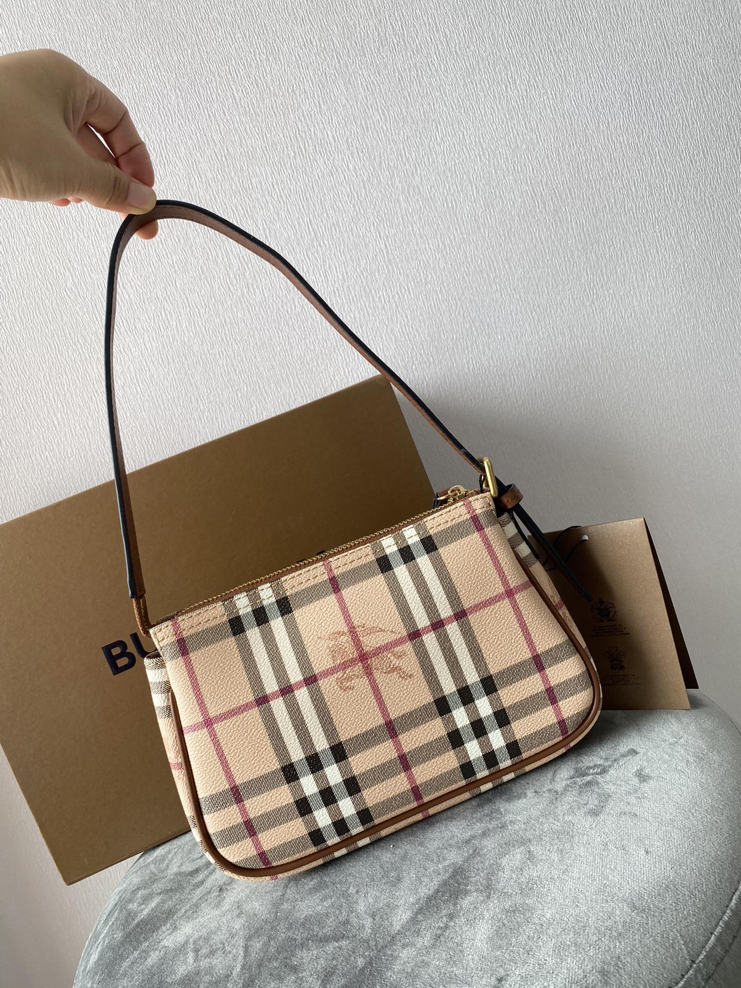 Burberry 881928 21x5x14cm