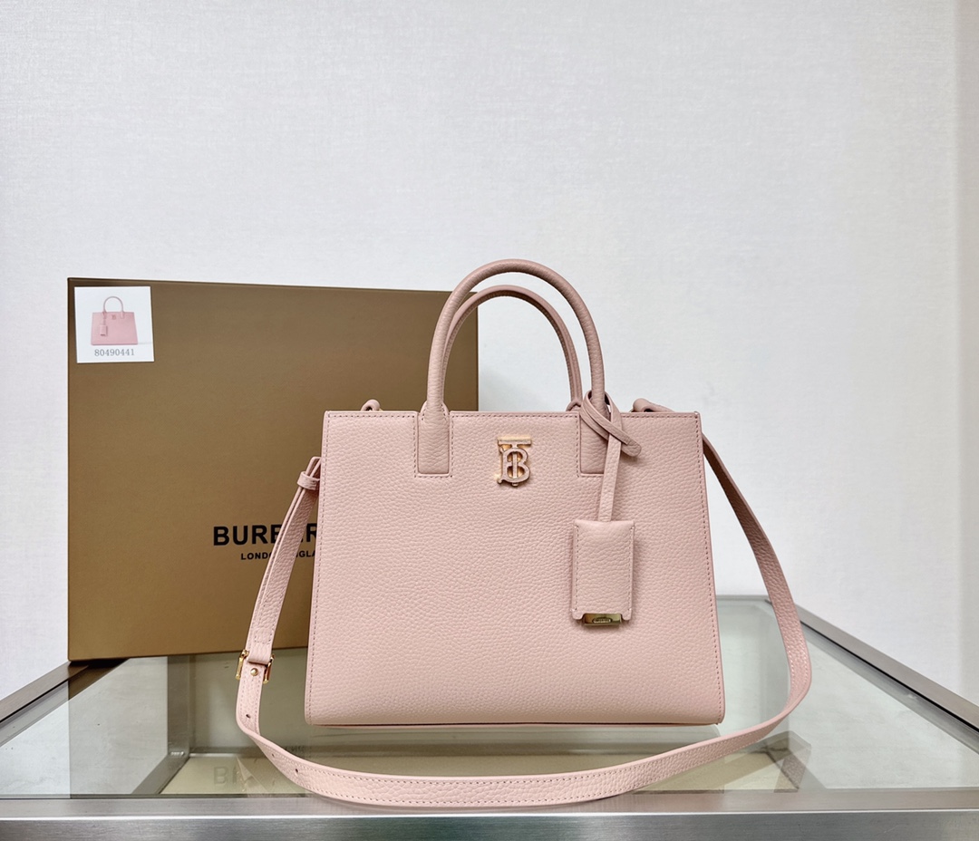 Burberry 044173 (5) 27x 11× 20cm
