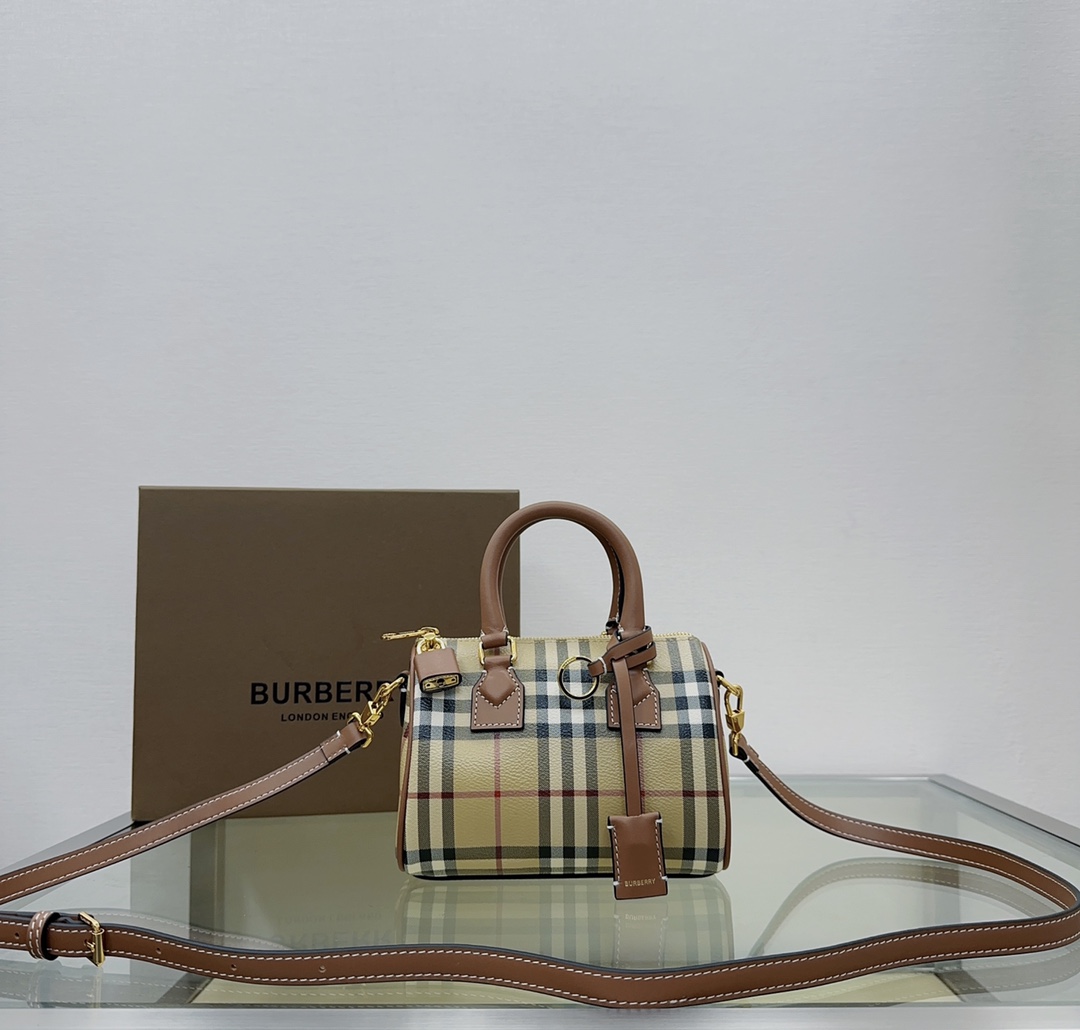 Burberry 496247 18.5 x 11x 12cm