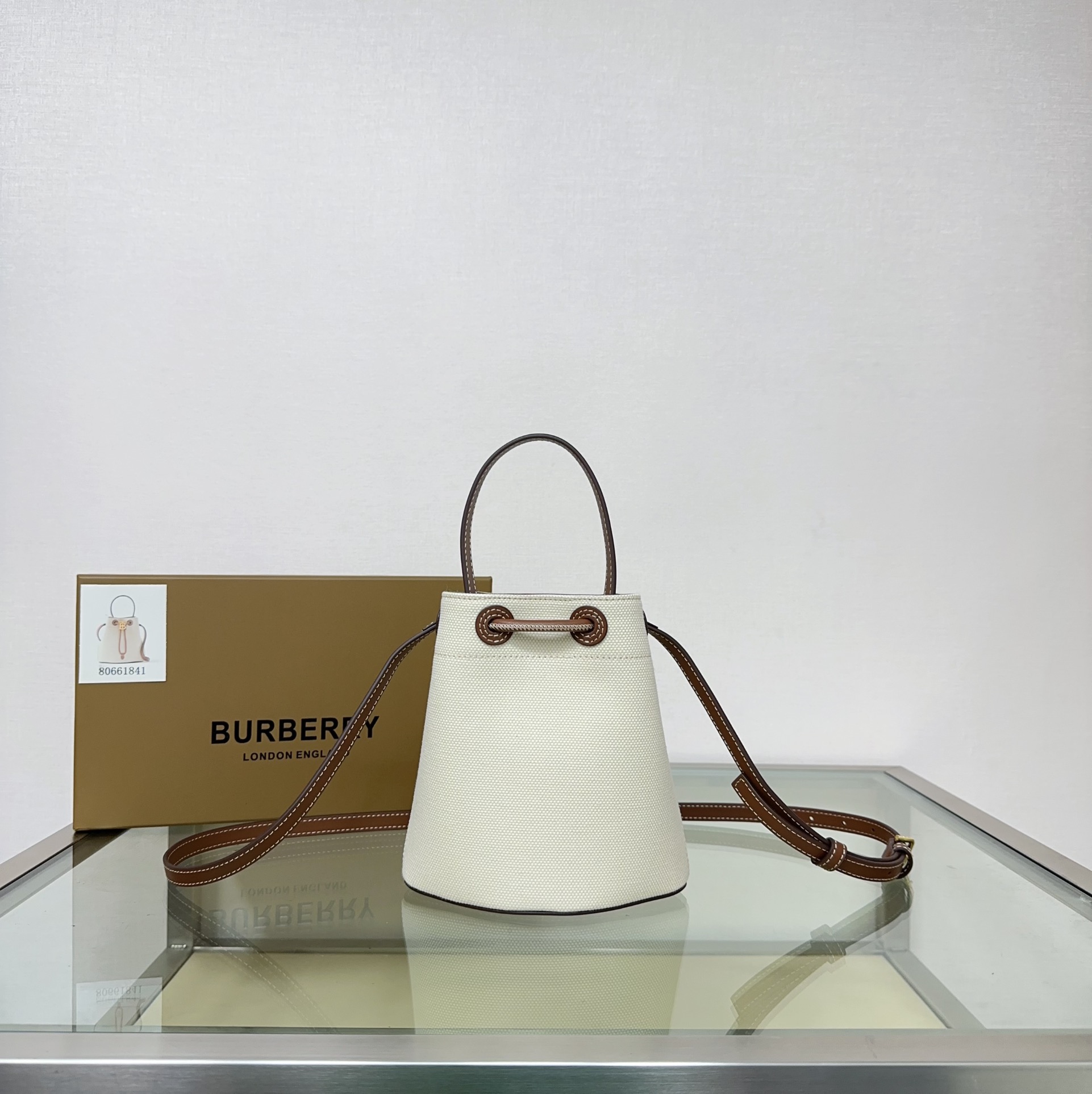 Burberry 184160 (2) 16.5x 11 x 18.5cm