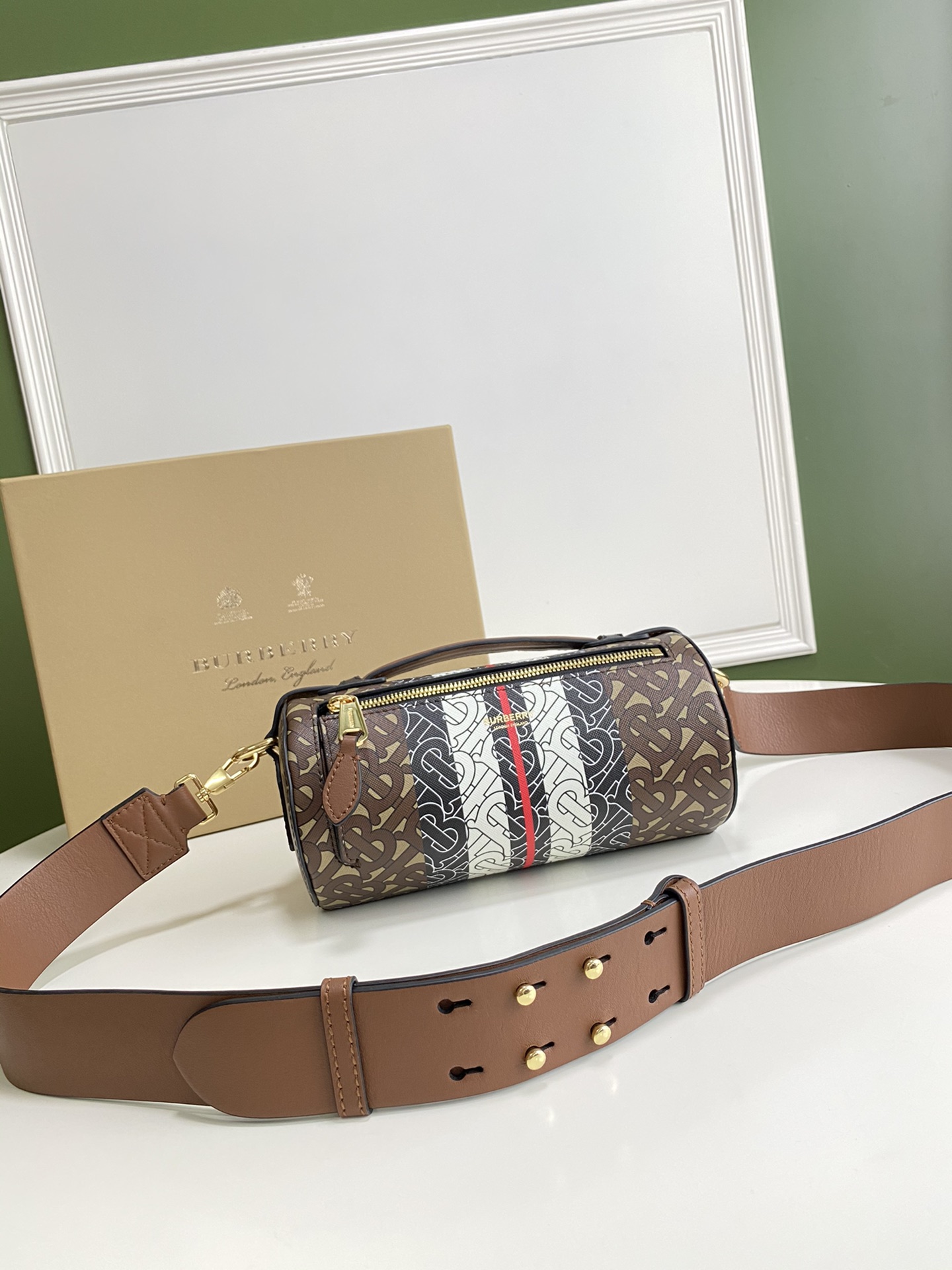 Burberry 178148 21 x 11 x 11cm