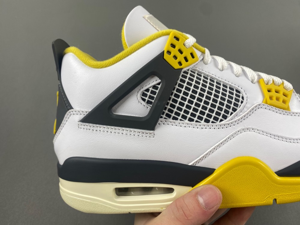 Air Jordan 4 “Vivid Sulfur”AQ9129-101