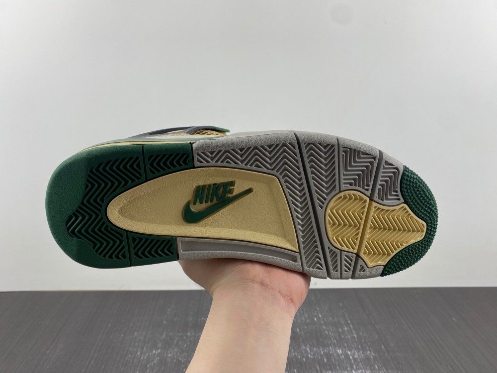 Air Jordan 4 Retro DC7770-106