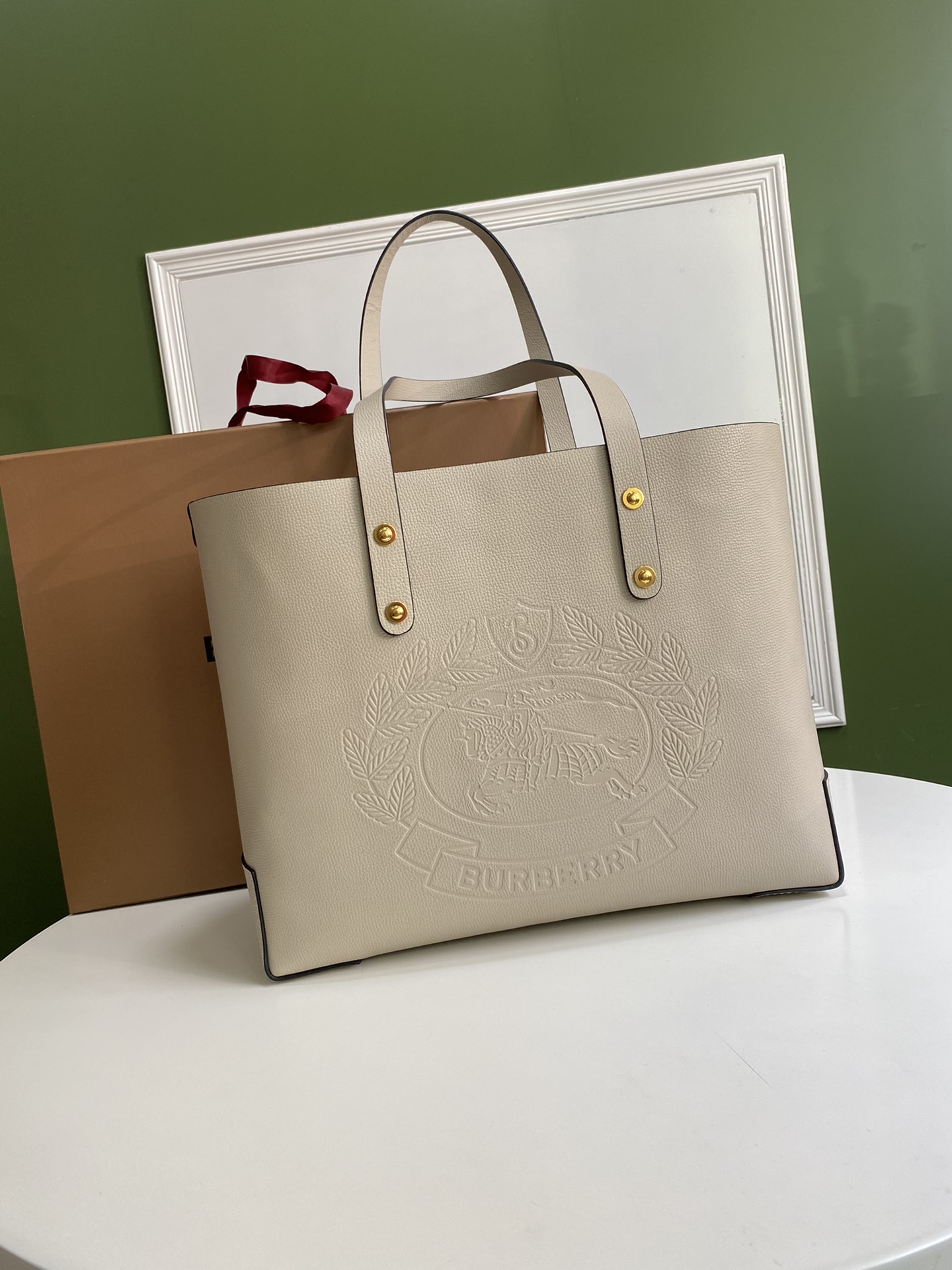 Burberry 208155 35 x 12 x 29cm